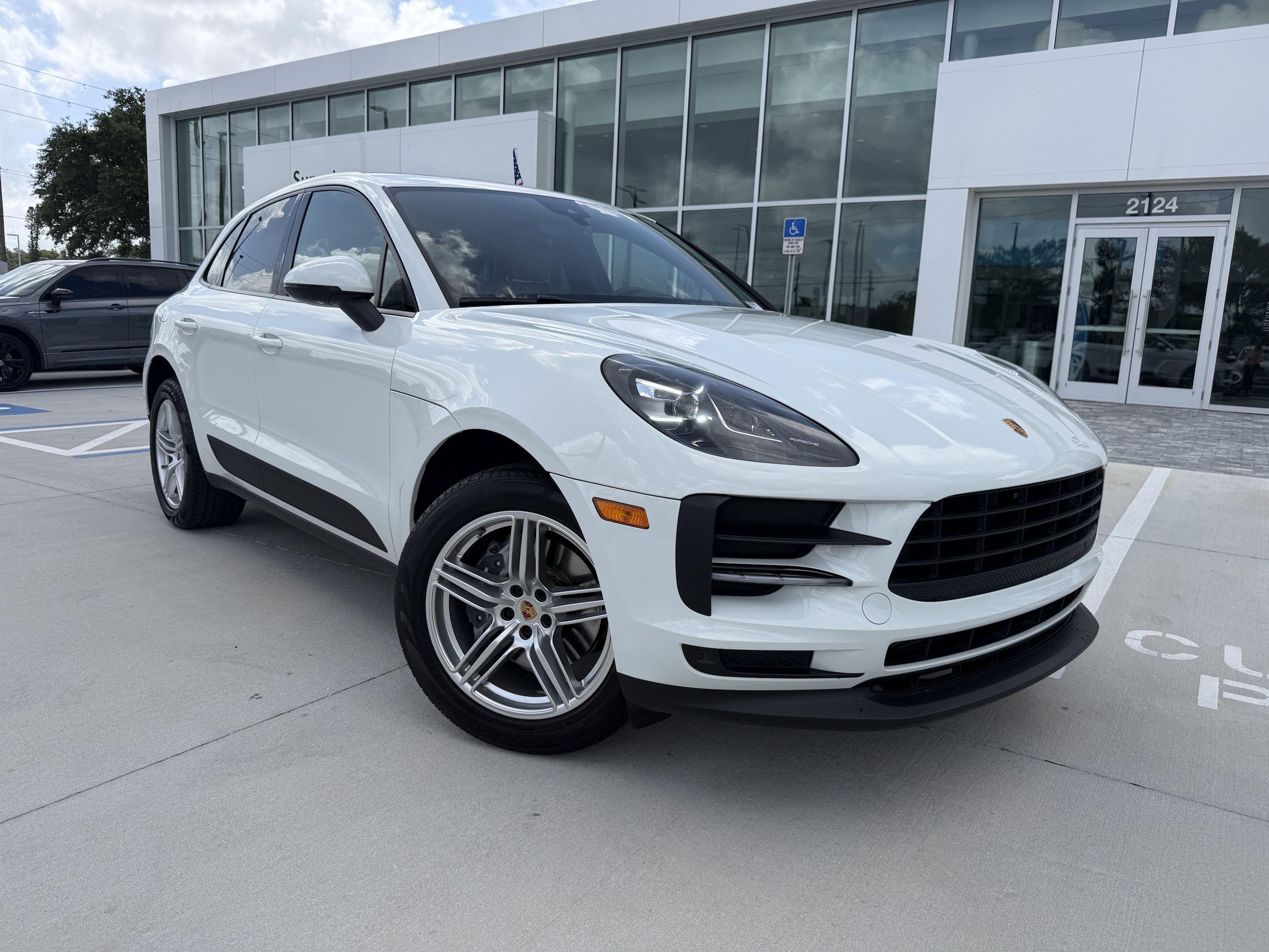 2021 Porsche Macan -'s photo