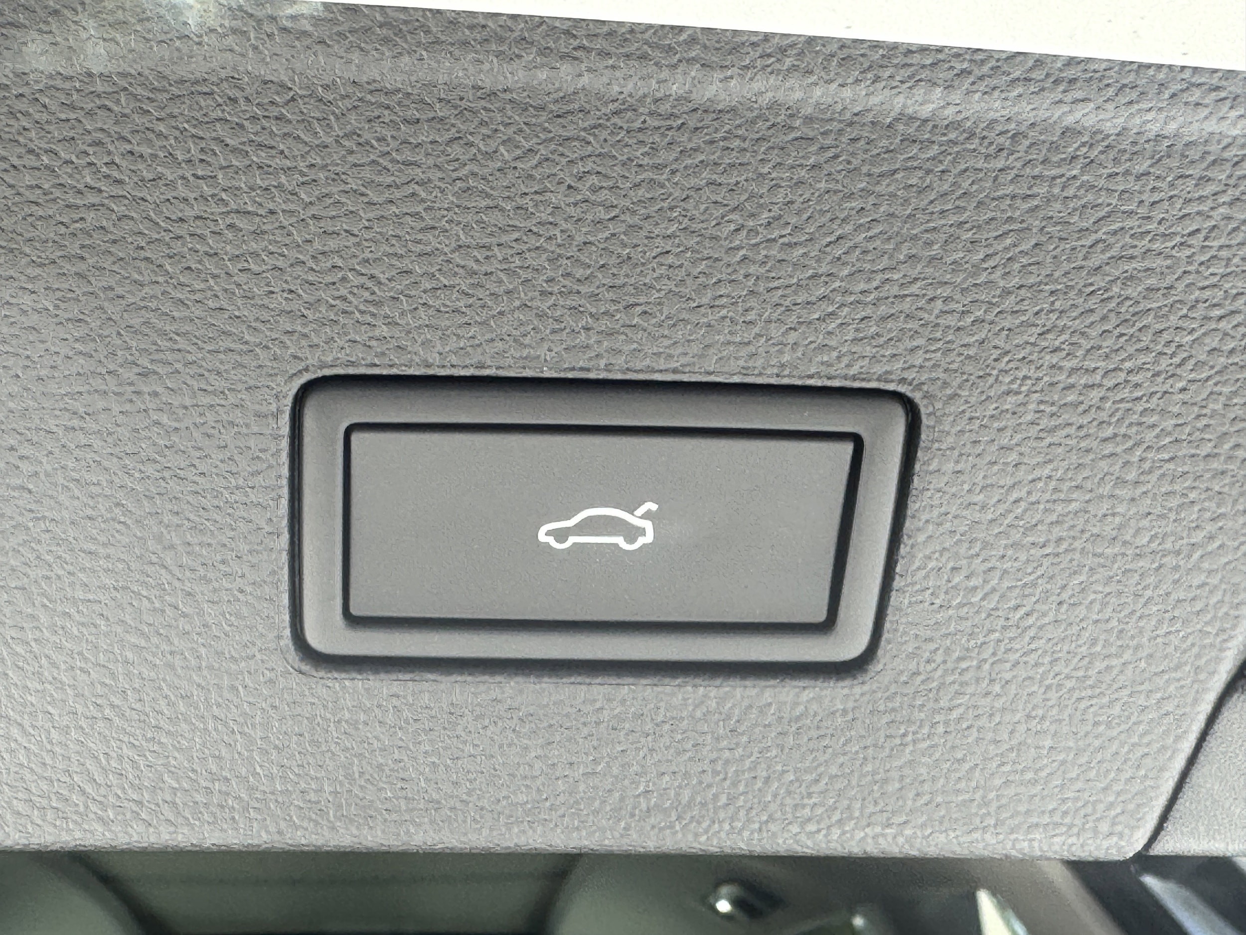 2026 Volkswagen Atlas SE w/Tech - Photo 10