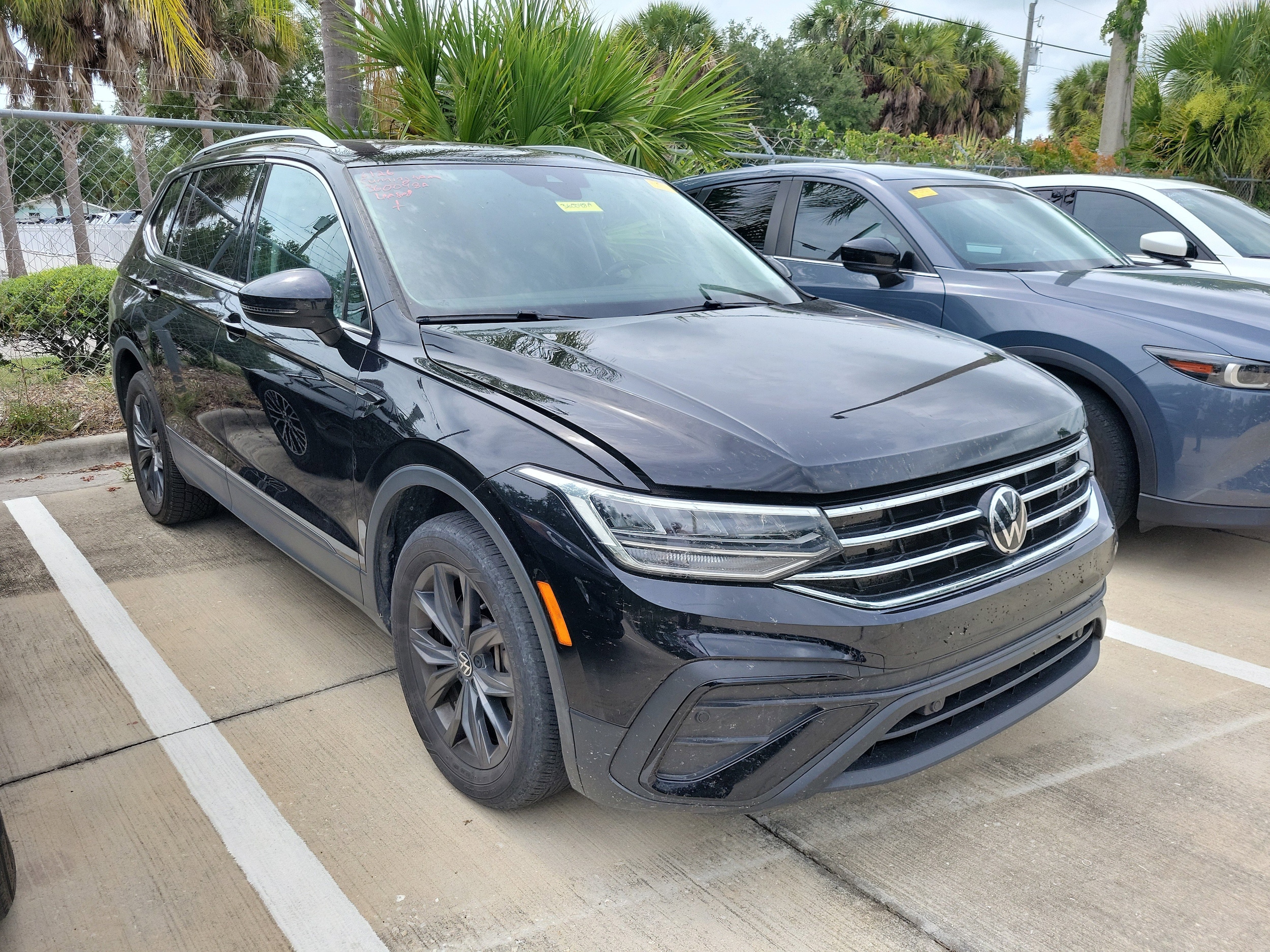 2022 Volkswagen Tiguan 2.0T SE's photo
