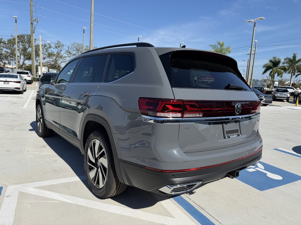 New 2026 Volkswagen Atlas SE w/Technology SUV