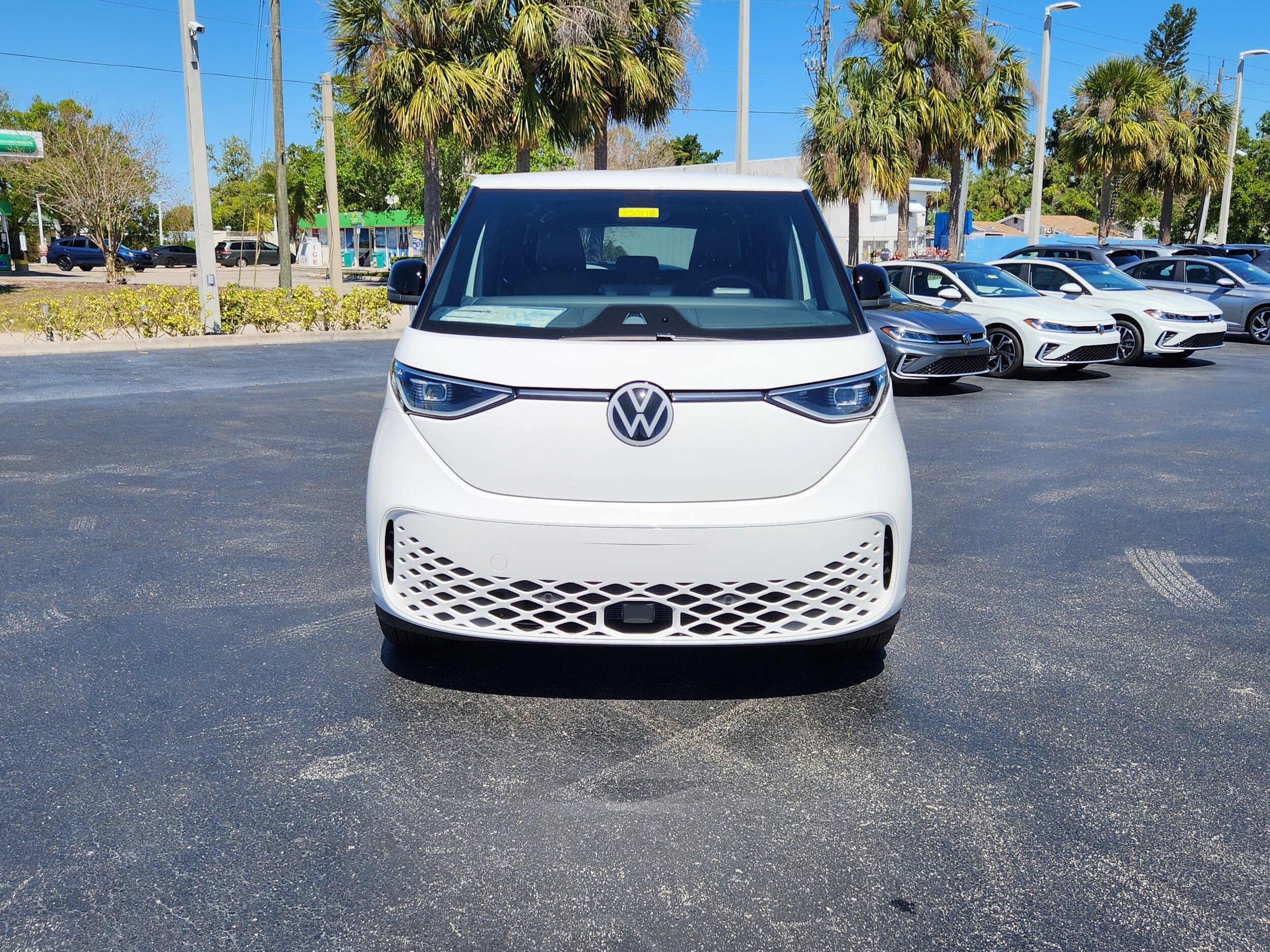2025 Volkswagen ID. Buzz Pro S photo 2