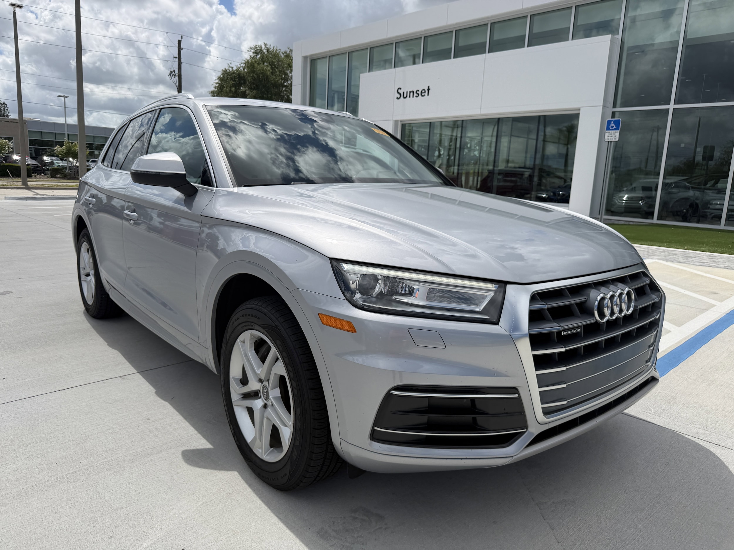 2019 Audi Q5 2.0T quattro S tronic Premium's photo
