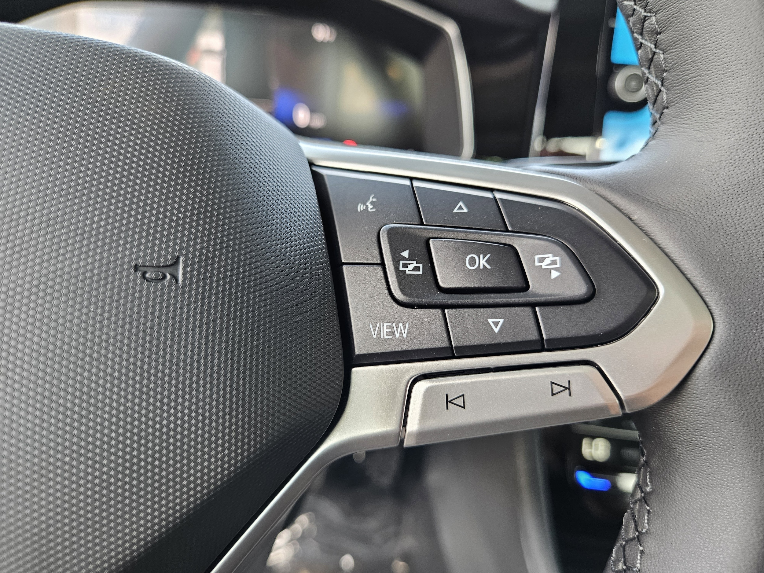 2025 Volkswagen Jetta SE - Photo 31