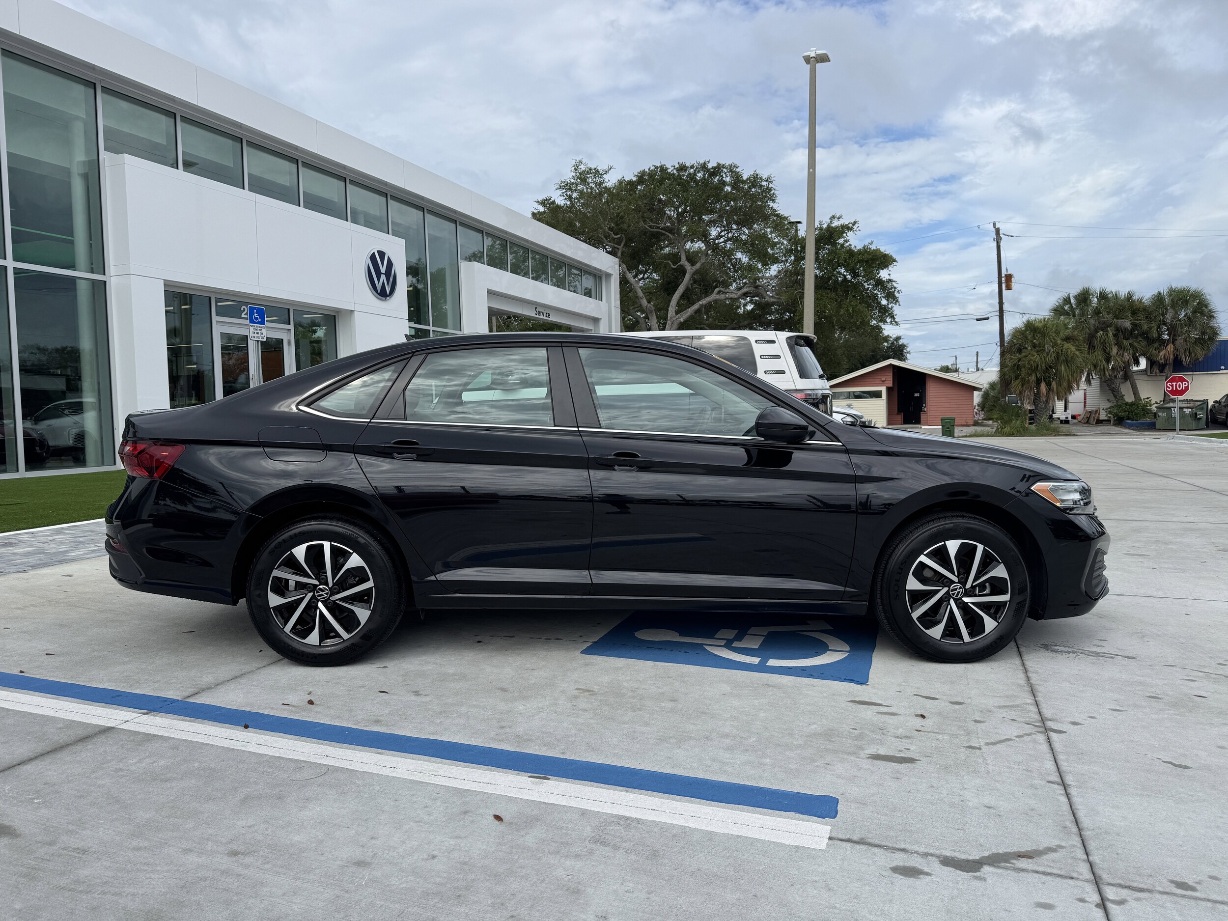 2022 Volkswagen Jetta S photo 2