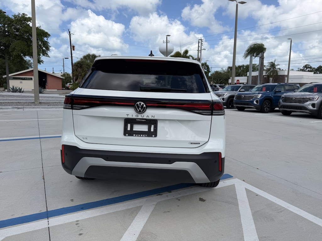 New 2026 Volkswagen Tiguan 2.0T SE SUV