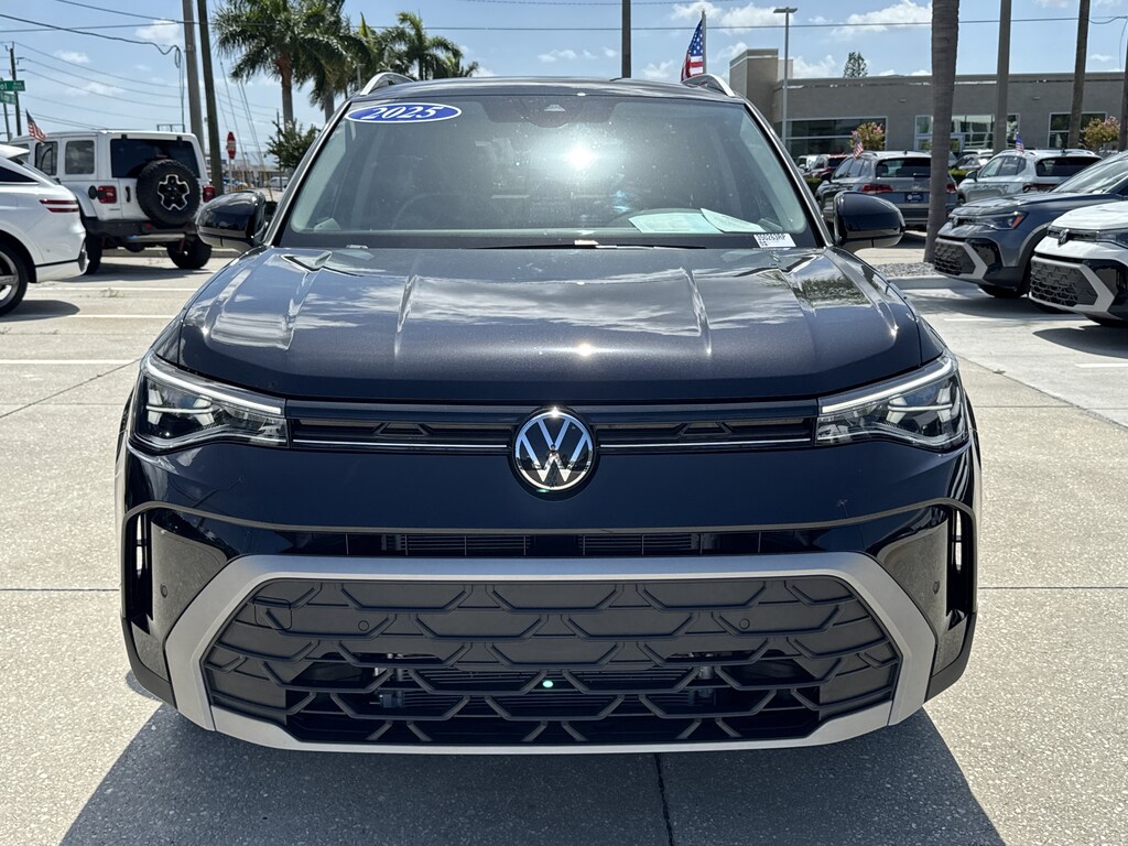 Used 2025 Volkswagen Taos SE SUV