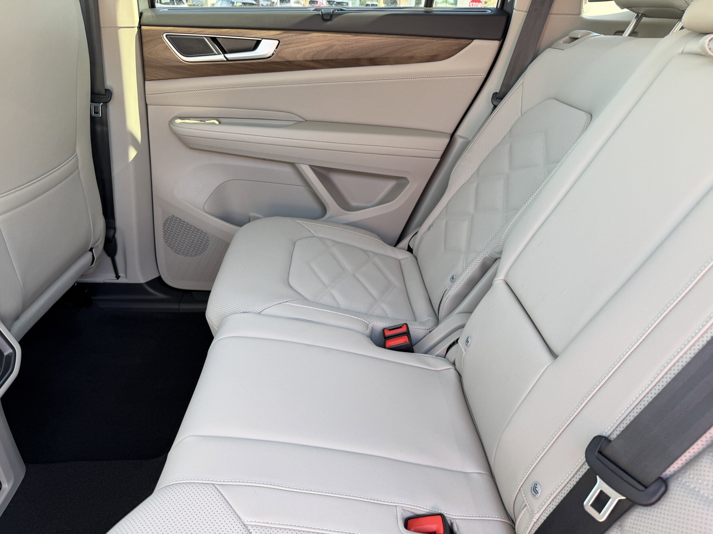 2026 Volkswagen Atlas SE w/Tech - Photo 15