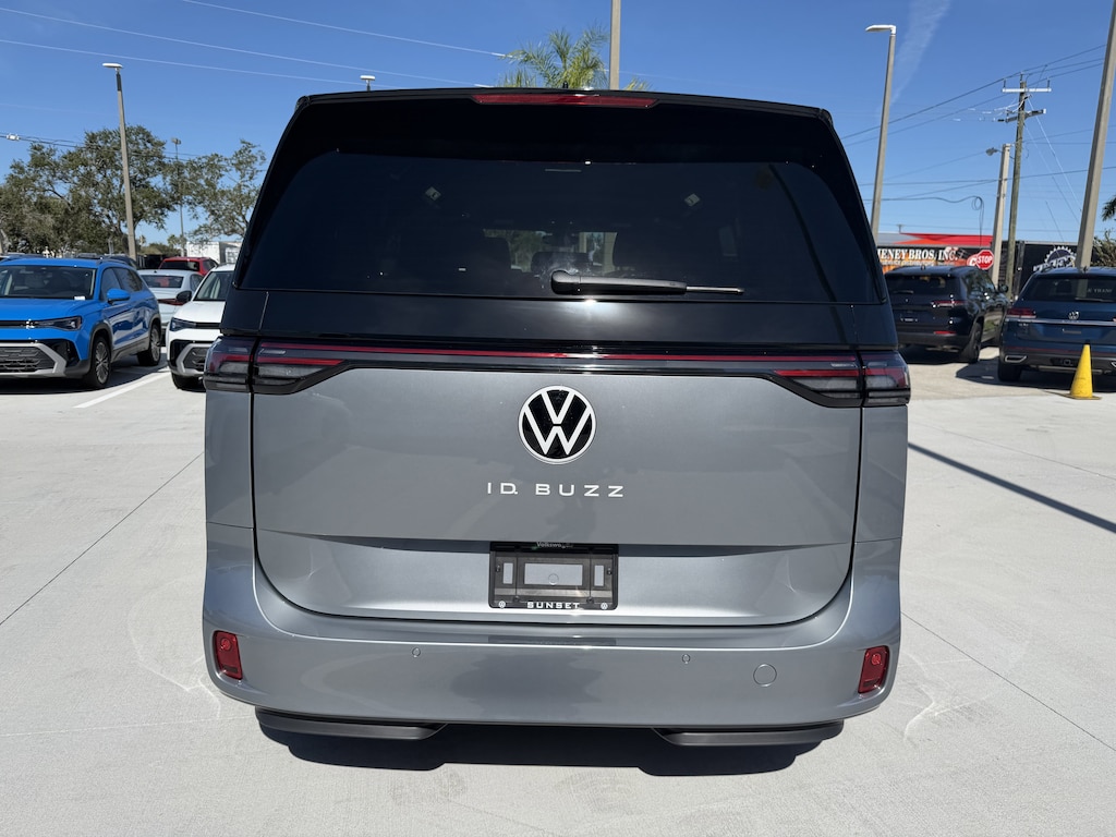 New 2025 Volkswagen ID. Buzz Pro S Van Passenger Van