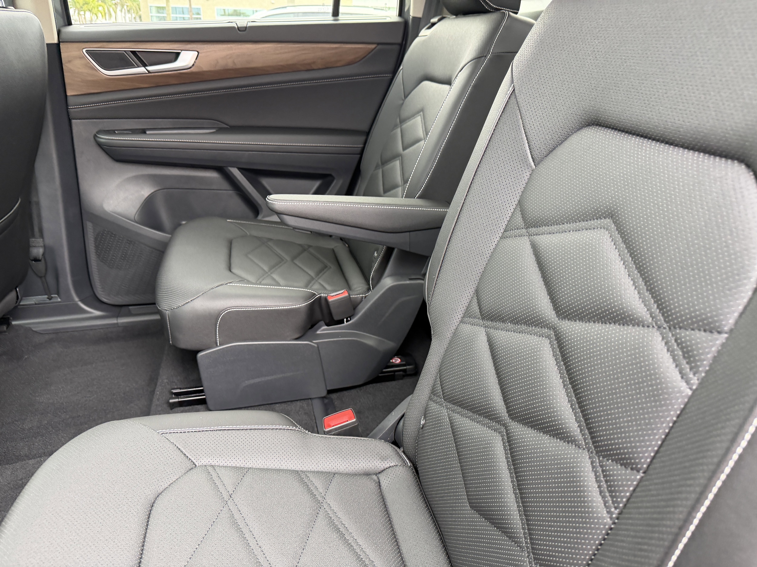 2026 Volkswagen Atlas SE w/Tech - Photo 17