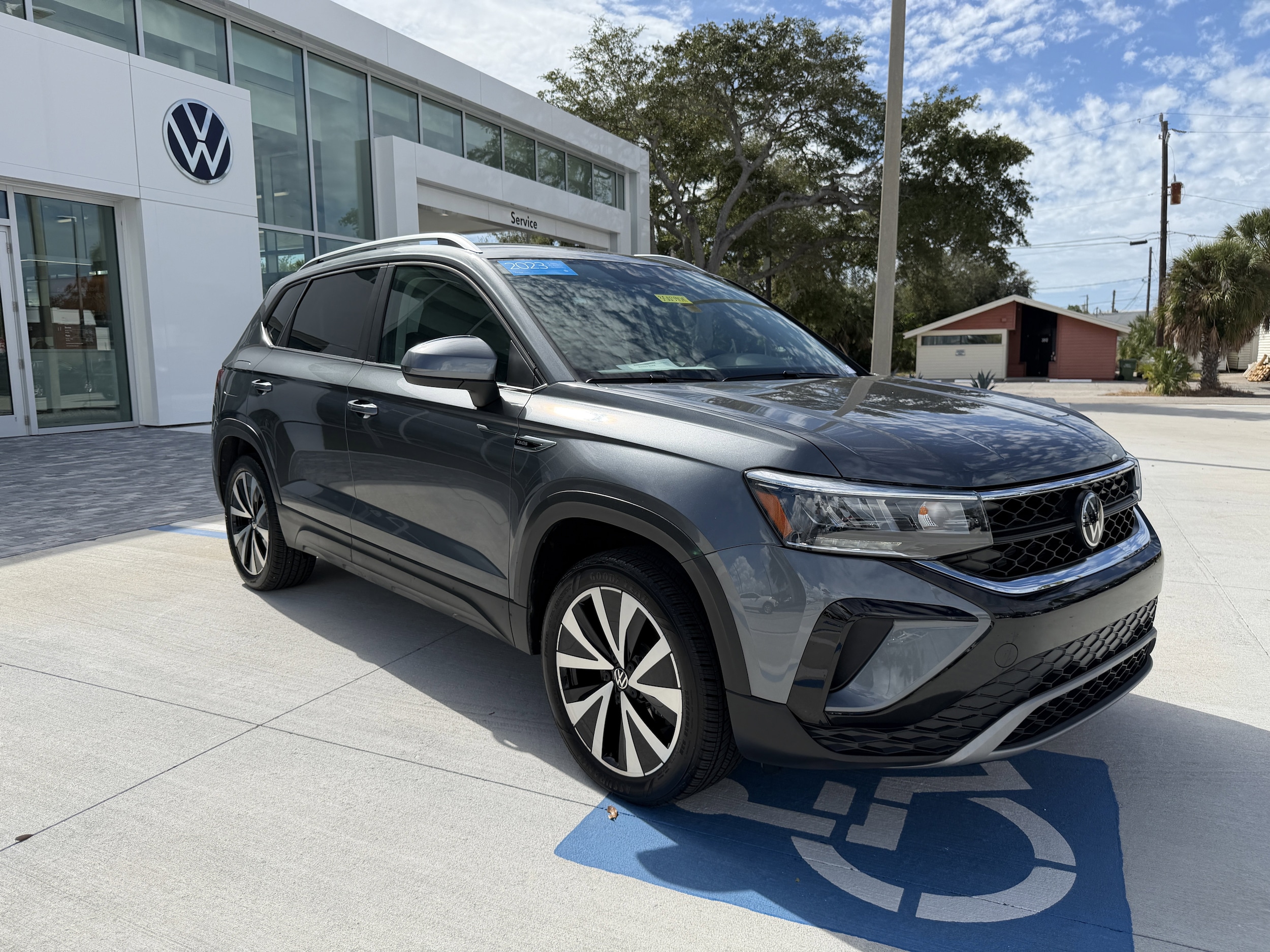 2023 Volkswagen Taos SE