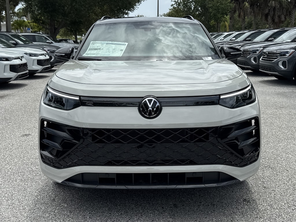 New 2026 Volkswagen Tiguan SE R-Line Black SUV