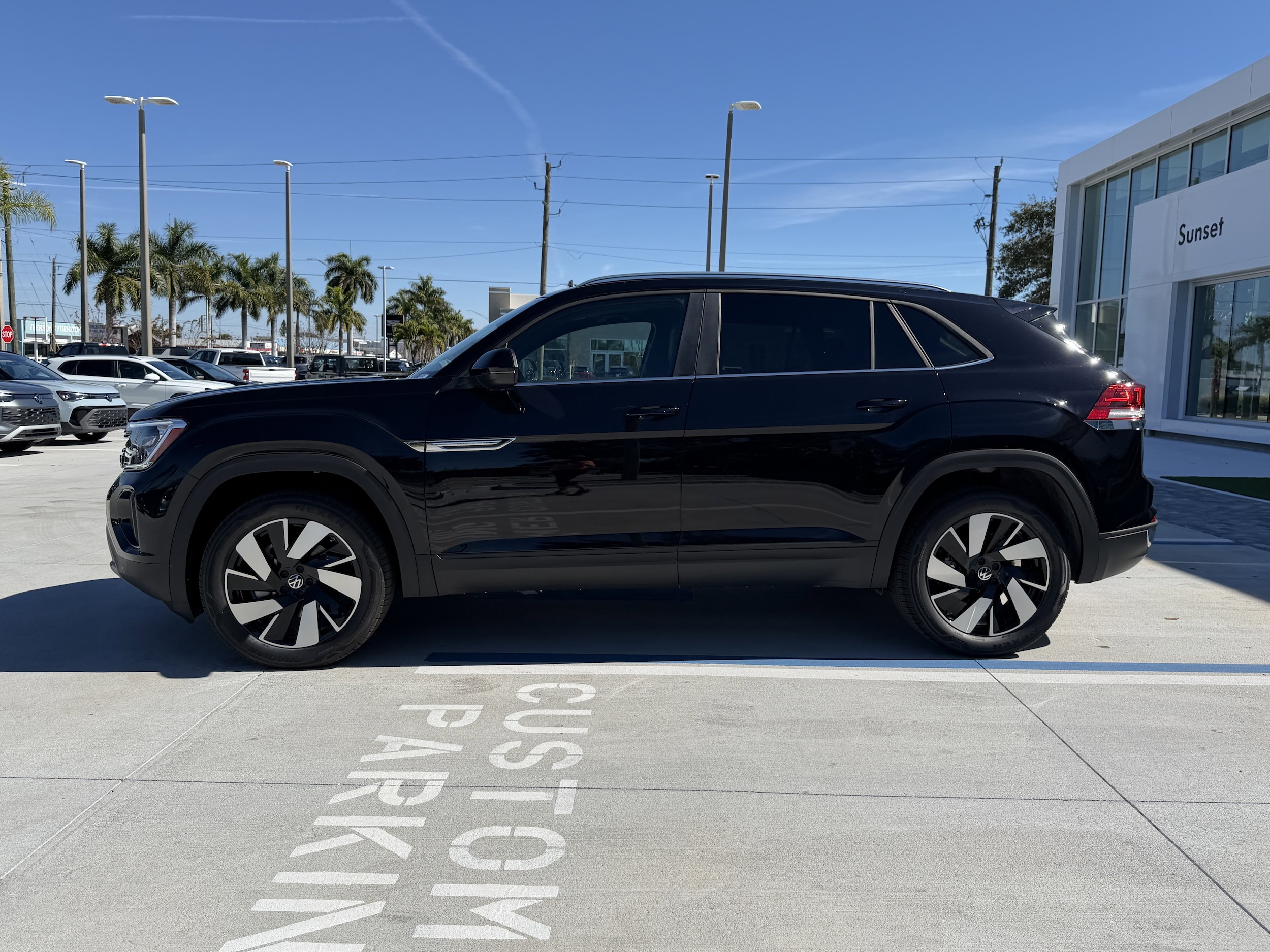 2026 Volkswagen Atlas Cross Sport SE w/Tech - Photo 6