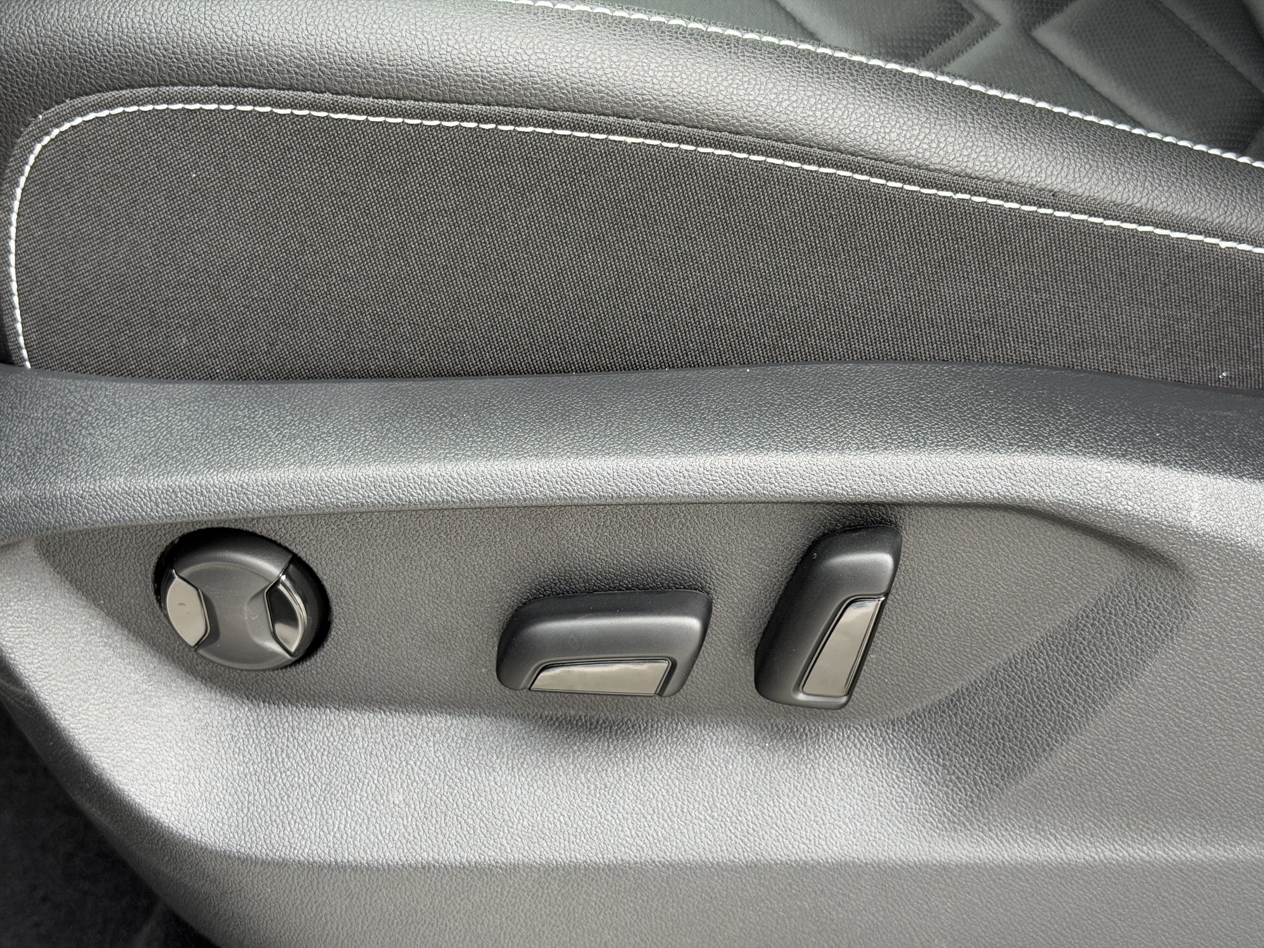 2026 Volkswagen Atlas SE w/Tech - Photo 20