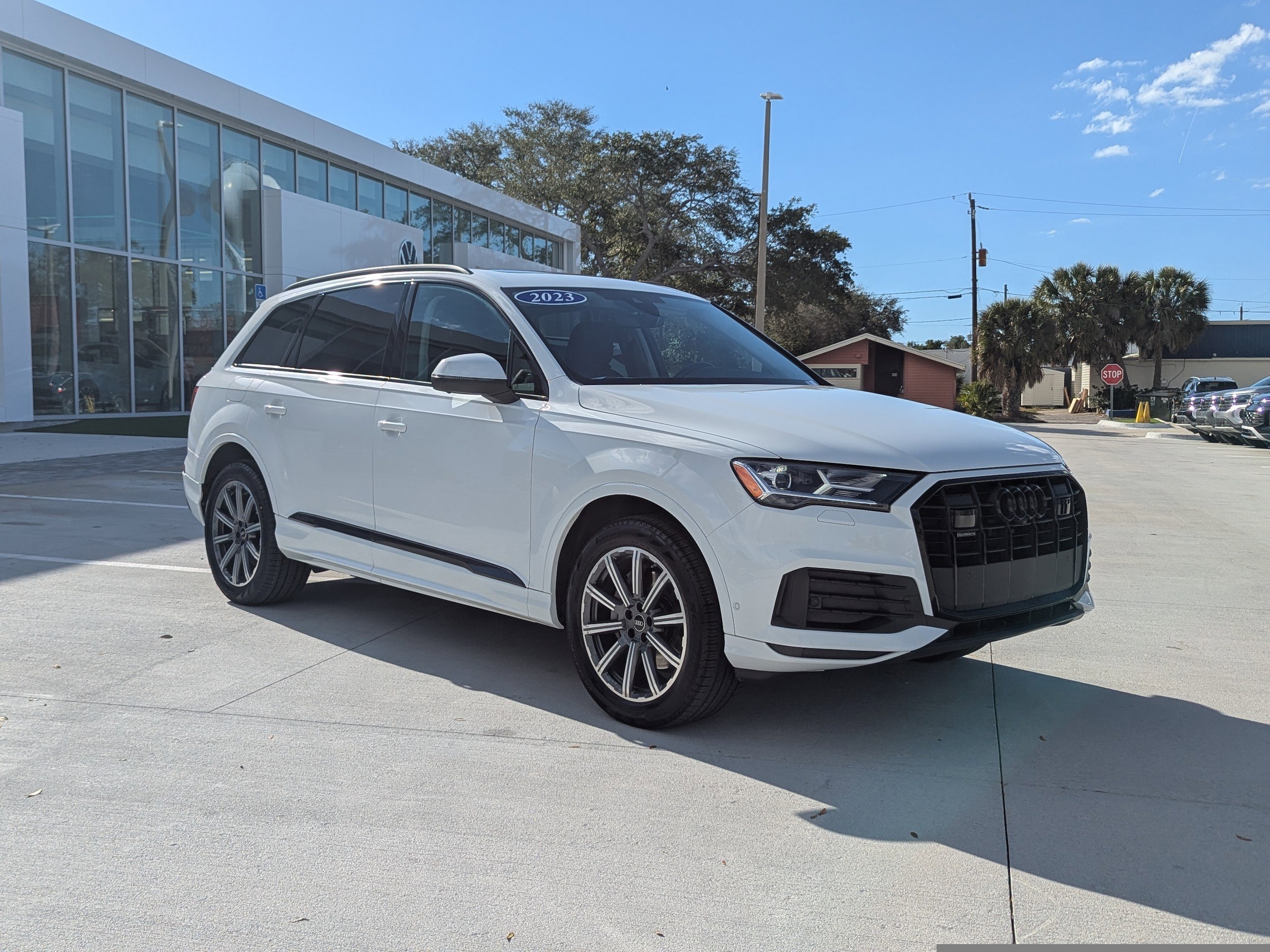 2023 Audi Q7 Premium Plus's photo