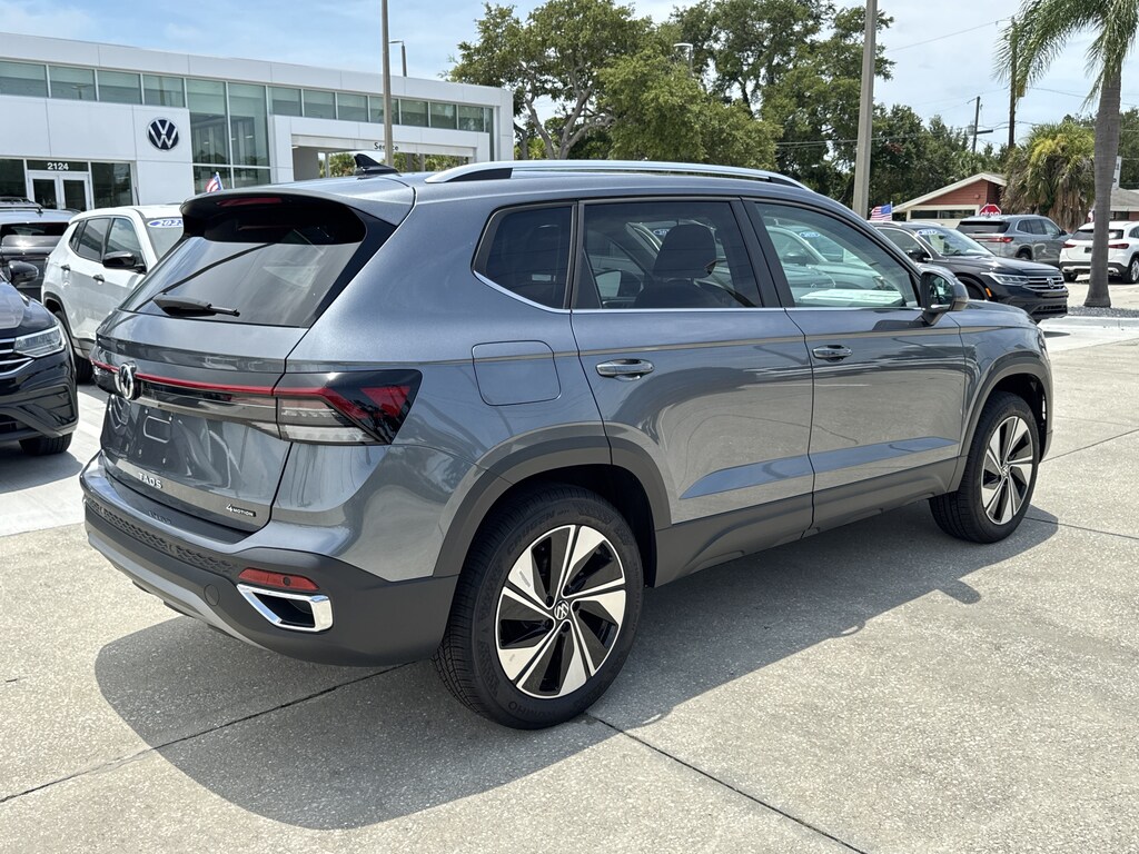 New 2026 Volkswagen Taos 1.5T SE SUV