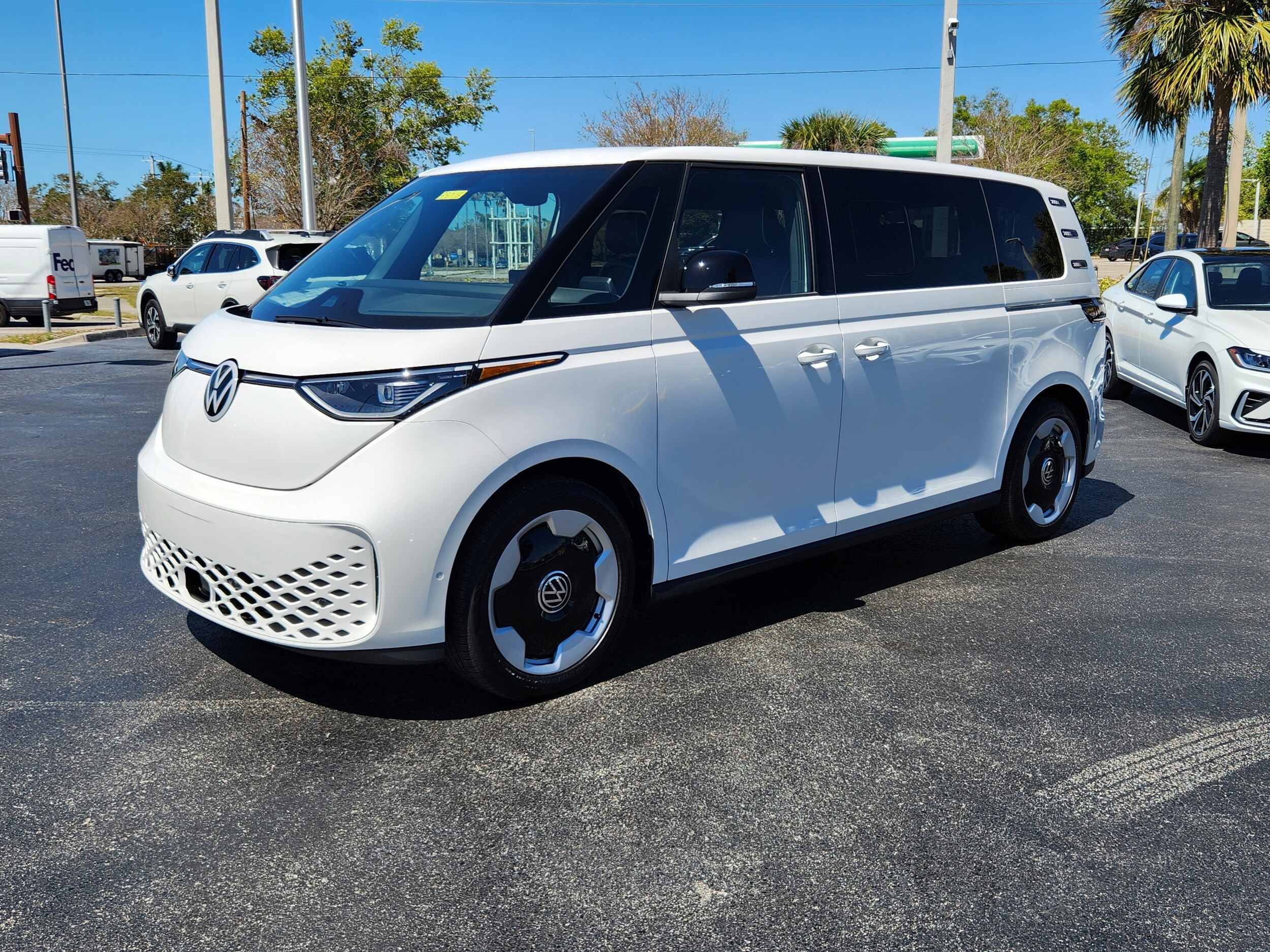 2025 Volkswagen ID. Buzz Pro S photo 3