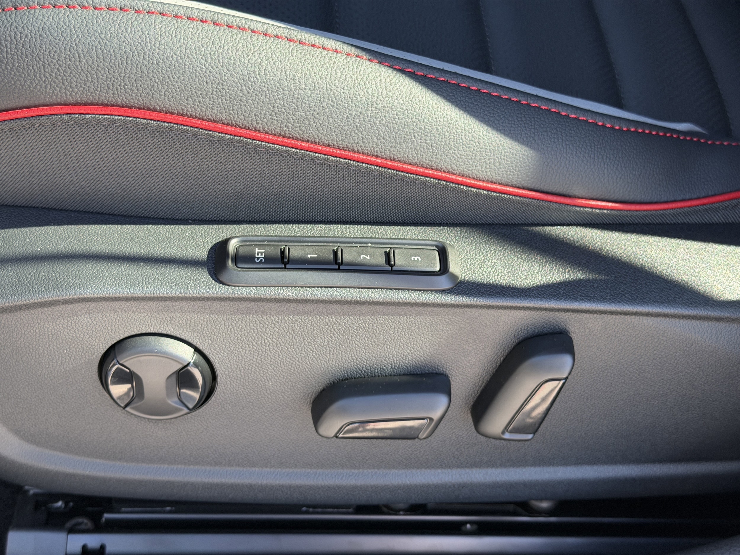 2026 Volkswagen Golf GTI SE - Photo 19