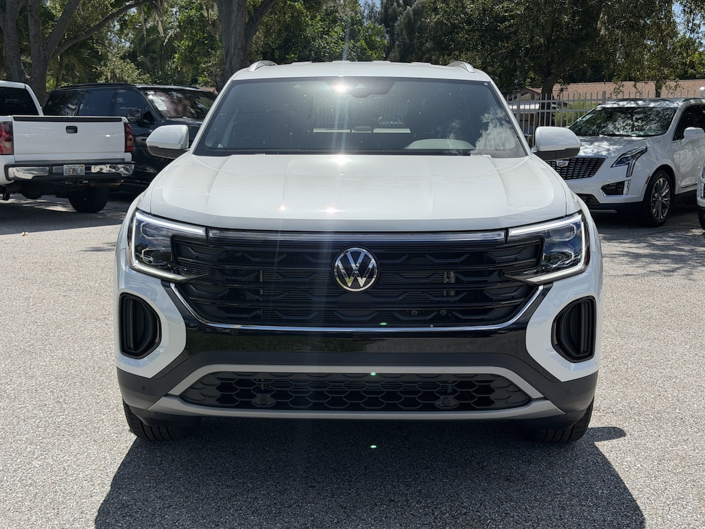 New 2026 Volkswagen Atlas Cross Sport SEL Premium R-Line SUV