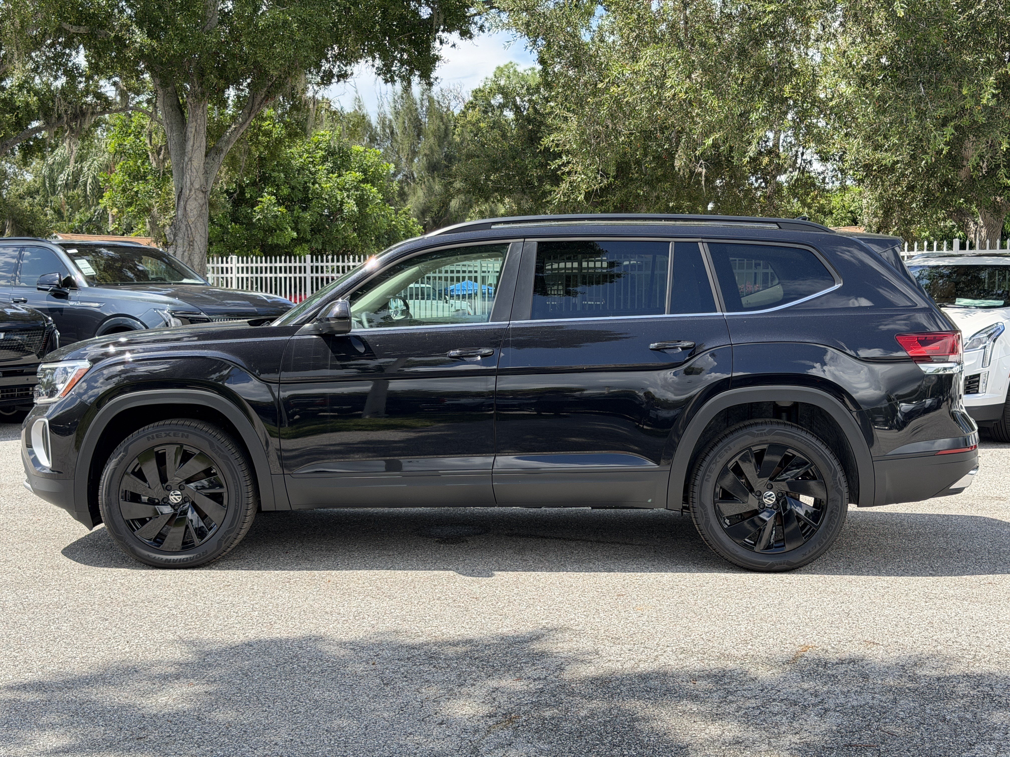 New 2026 Volkswagen Atlas SE w/Technology SUV