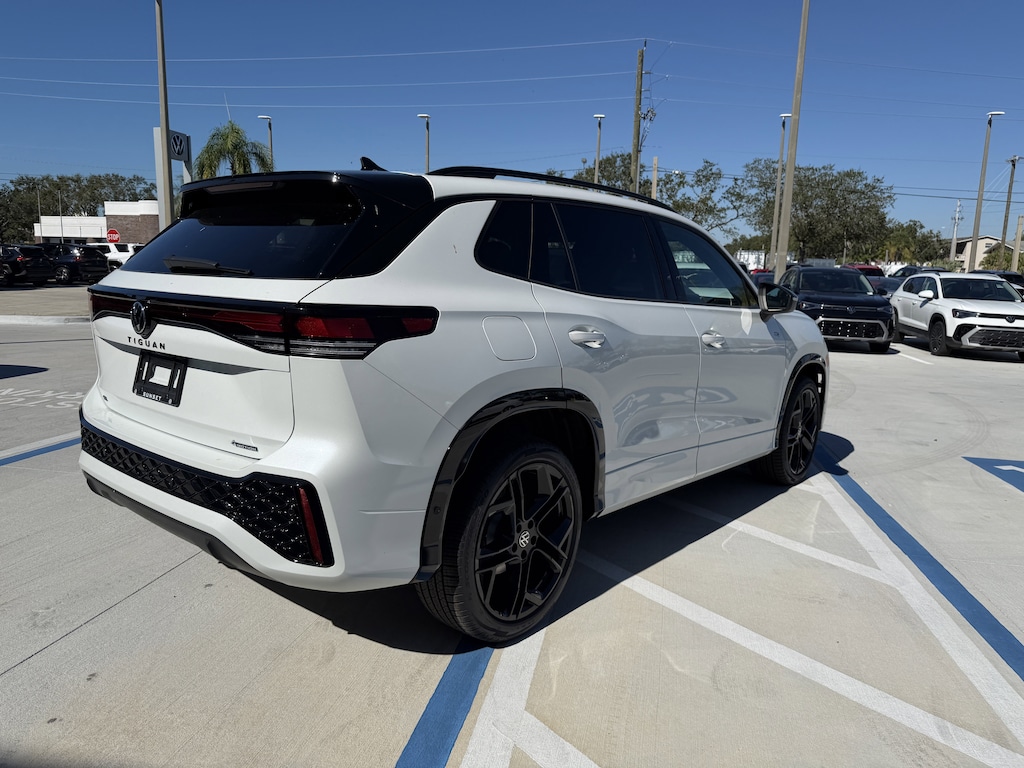 New 2025 Volkswagen Tiguan 2.0T SE R-Line Black SUV