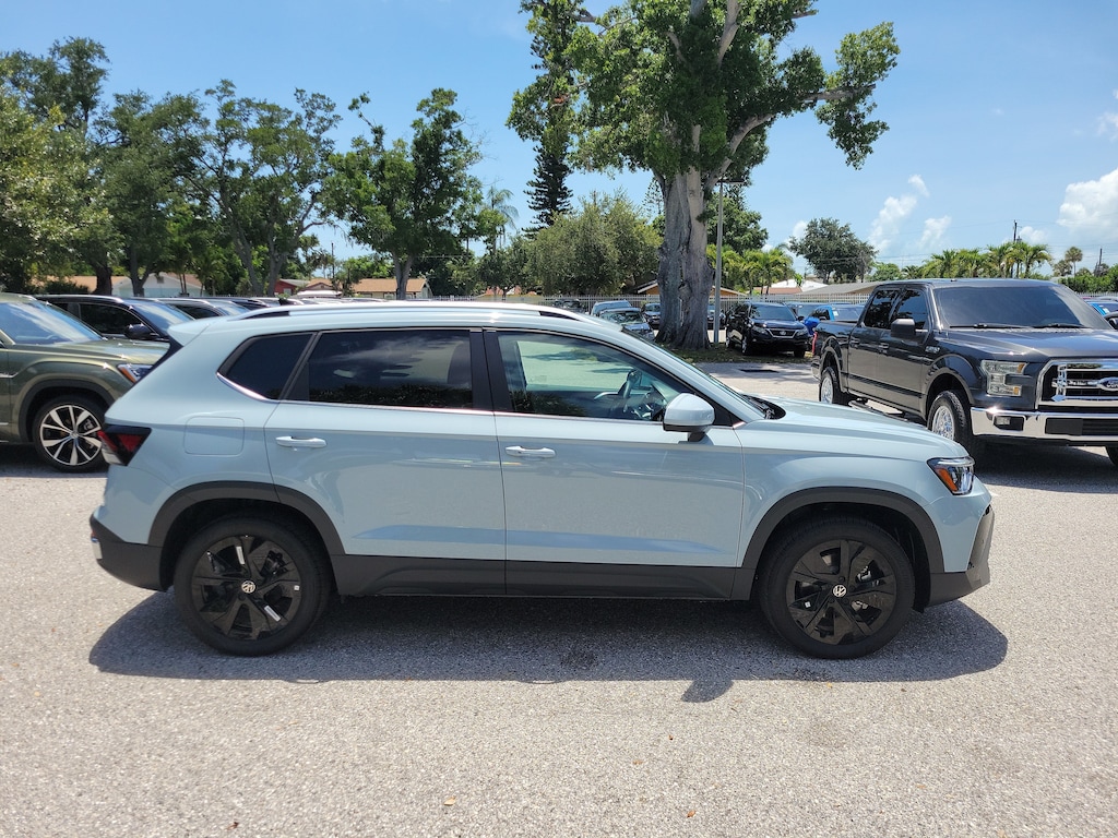 New 2026 Volkswagen Taos 1.5T SE SUV