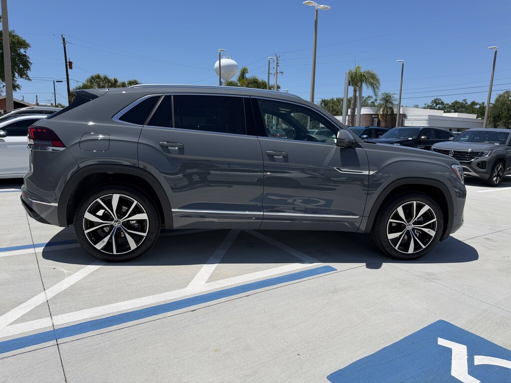 New 2026 Volkswagen Atlas Cross Sport 2.0T SEL Premium R-Line SUV