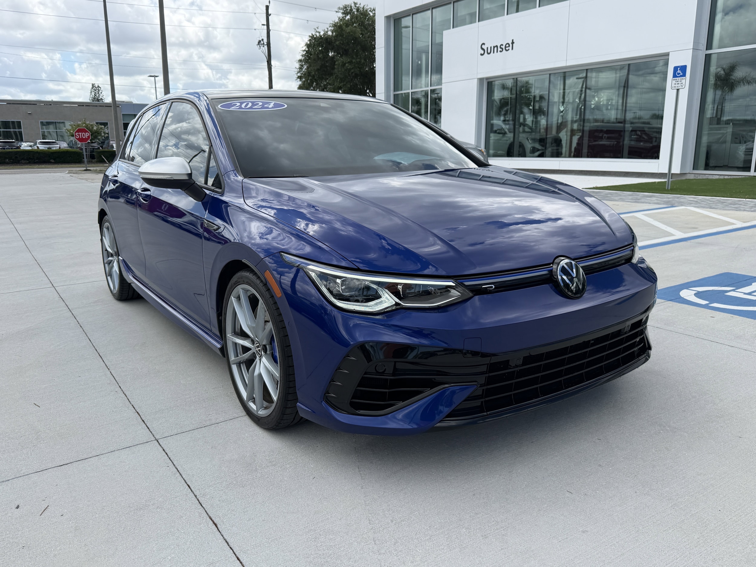 2024 Volkswagen Golf R Golf R 4-door's photo