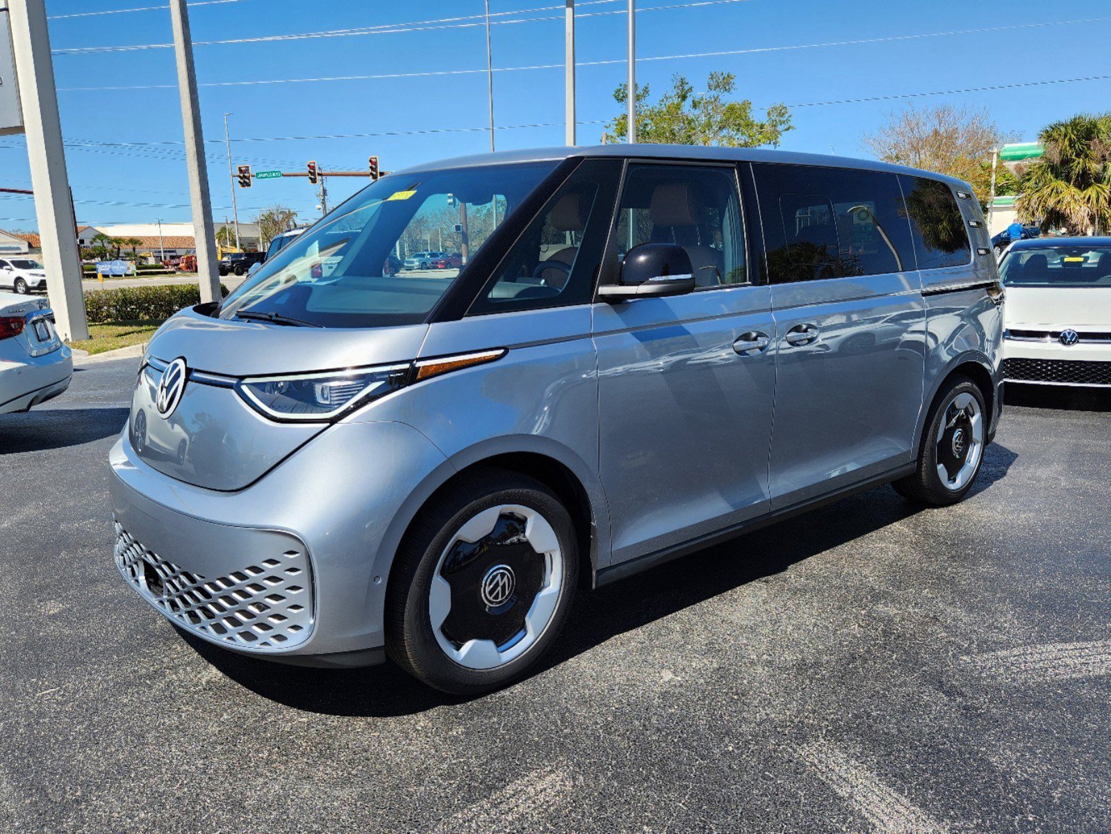 2025 Volkswagen ID. Buzz Pro S photo 3