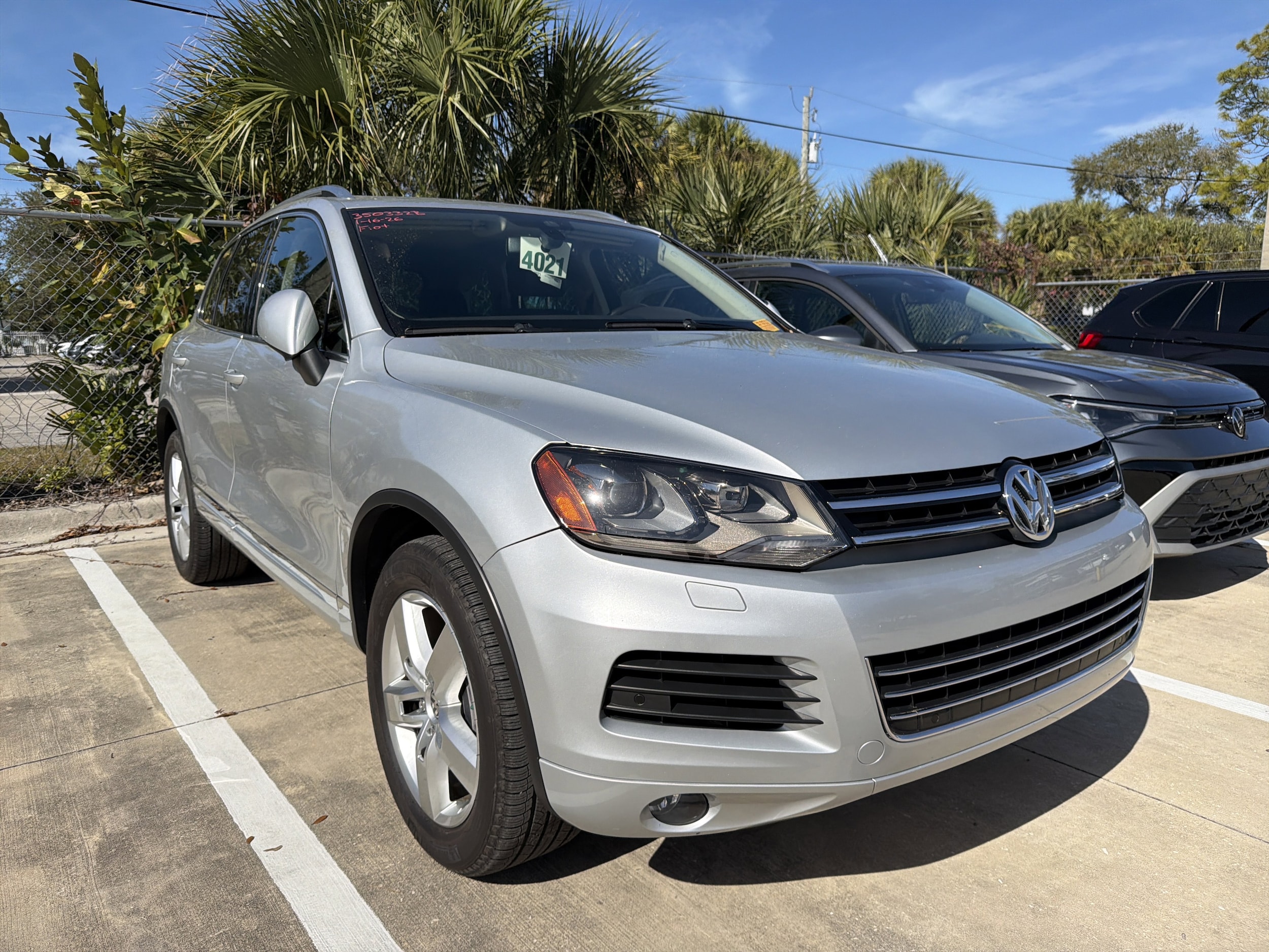 2012 Volkswagen Touareg Lux