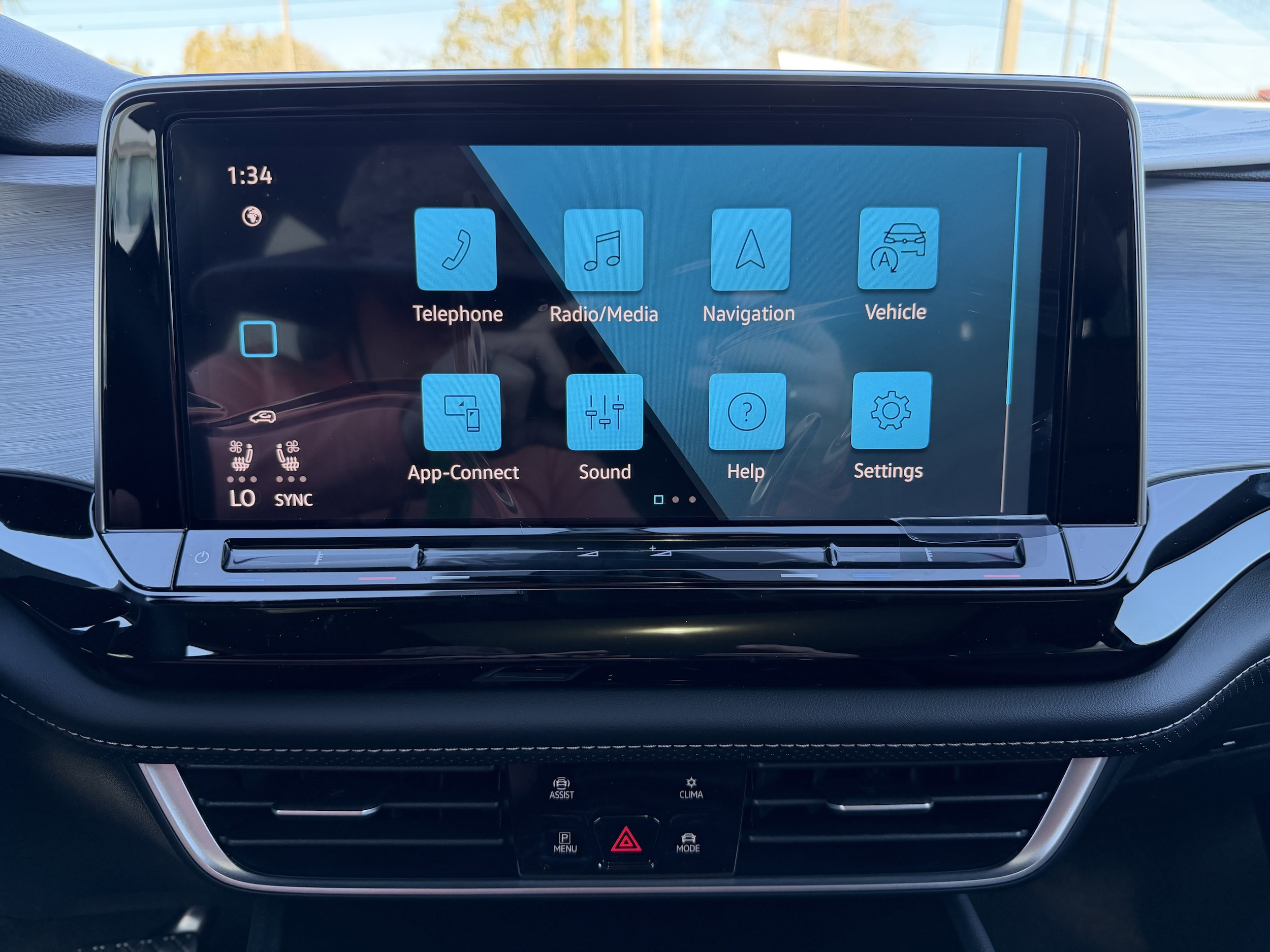 2026 Volkswagen Atlas Cross Sport SE w/Tech - Photo 19