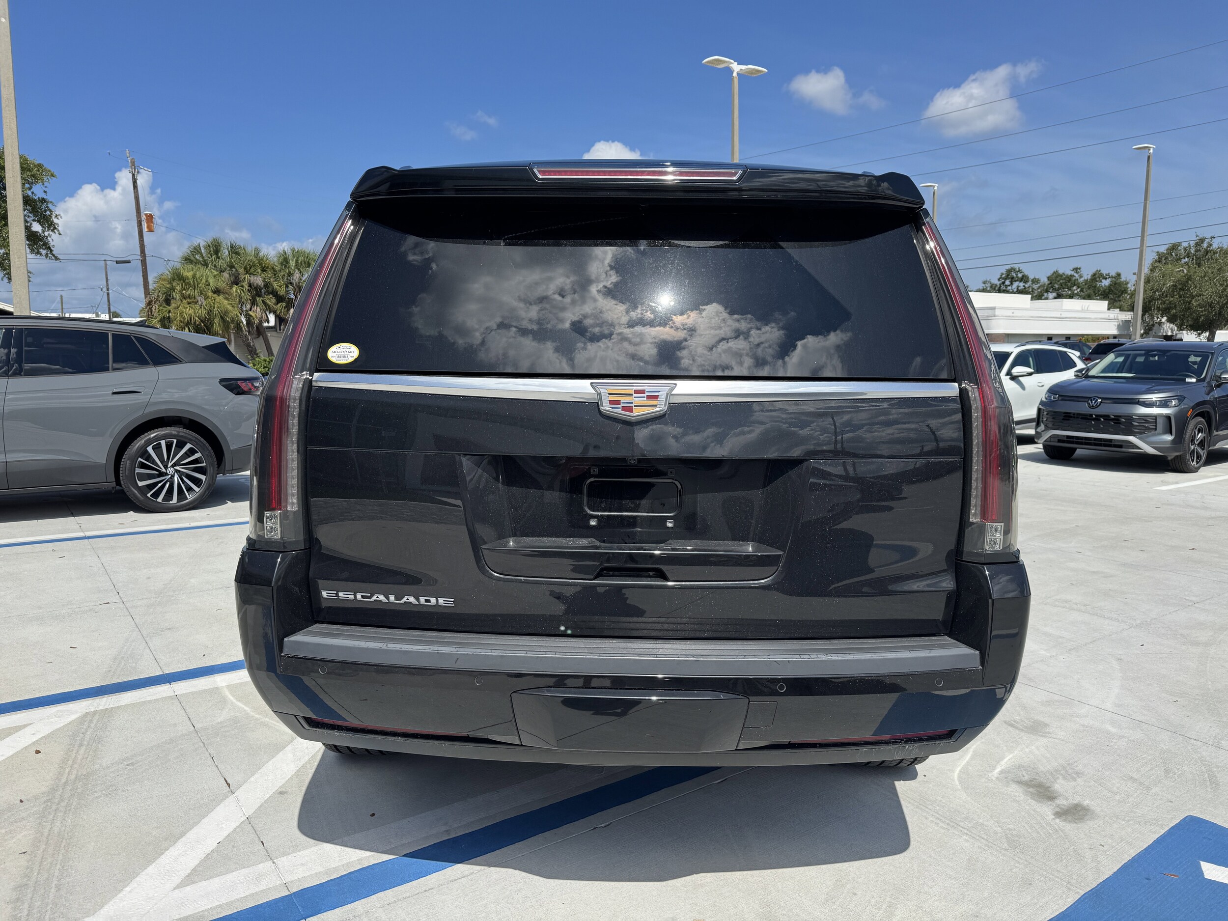 2019 Cadillac Escalade photo 2