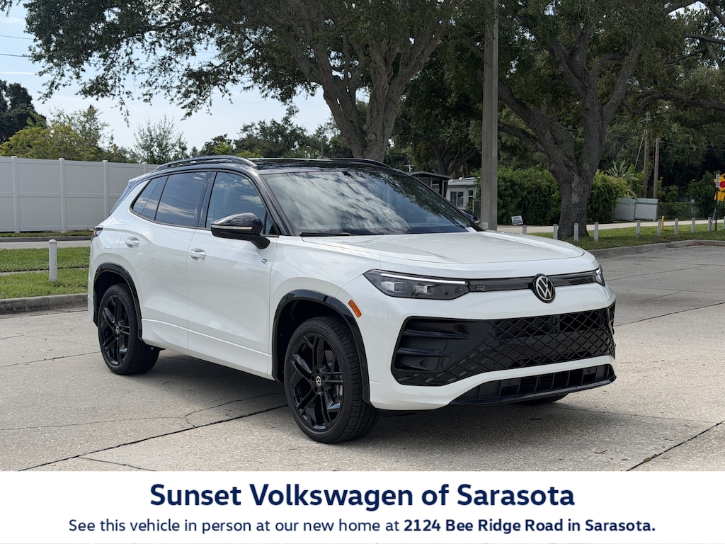New 2026 Volkswagen Tiguan SE R-Line Black SUV