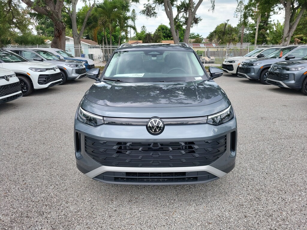 New 2026 Volkswagen Tiguan 2.0T SE SUV