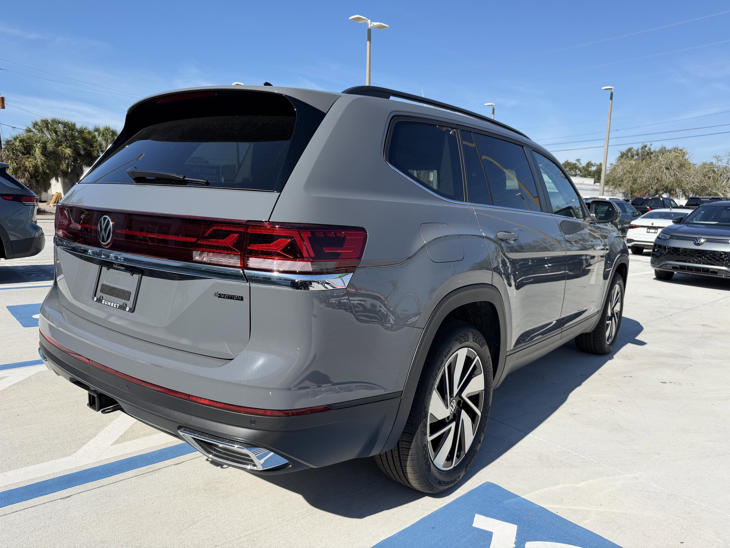 2026 Volkswagen Atlas SE w/Tech - Photo 3