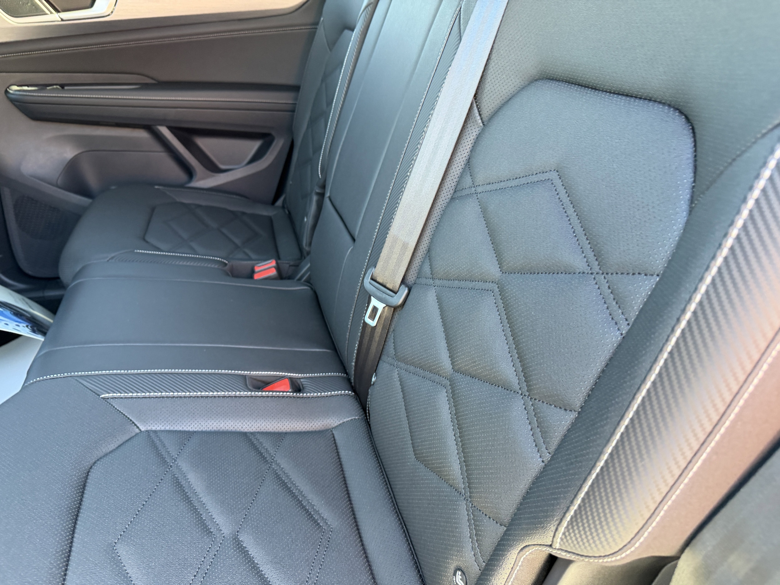 2026 Volkswagen Atlas Cross Sport SE w/Tech - Photo 17