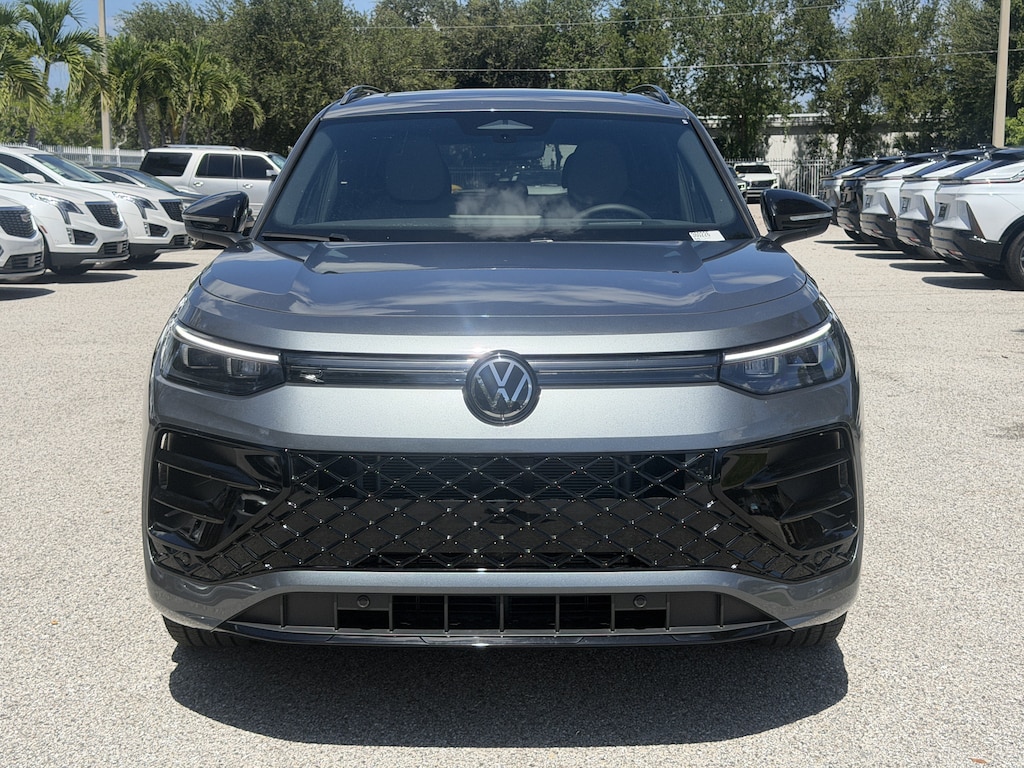 New 2026 Volkswagen Tiguan SE R-Line Black SUV