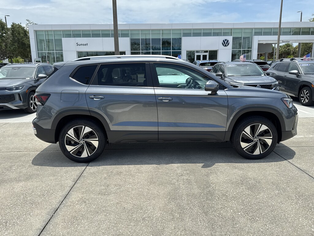 New 2026 Volkswagen Taos 1.5T SE SUV