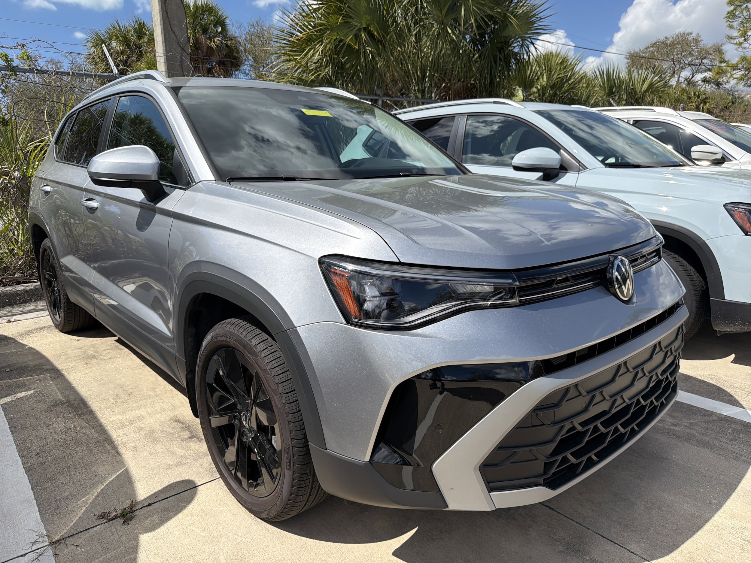 2025 Volkswagen Taos SE