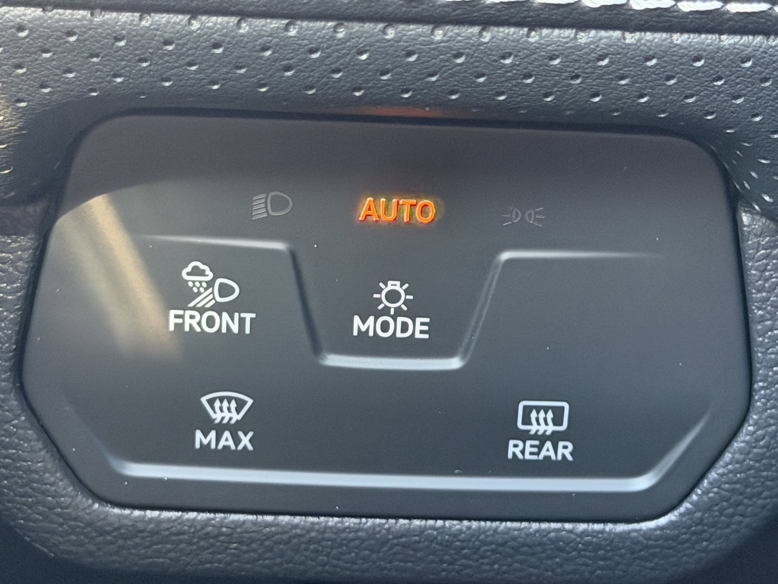 2026 Volkswagen Atlas Cross Sport SE w/Tech - Photo 27