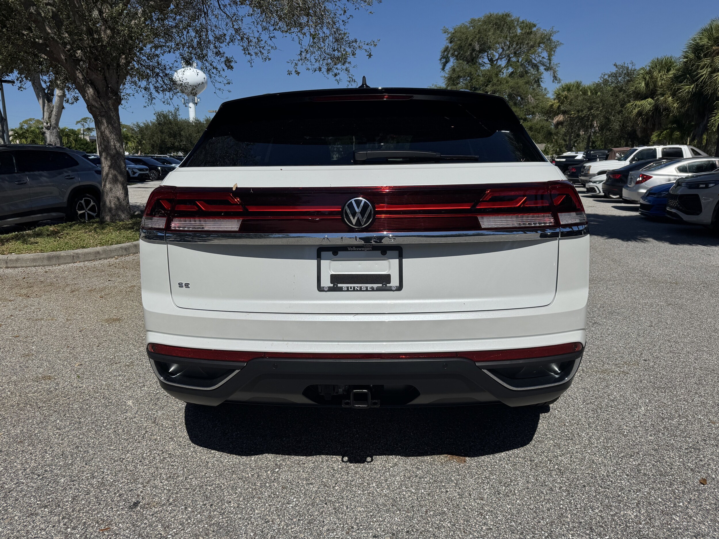 2026 Volkswagen Atlas Cross Sport SE Technology photo 3