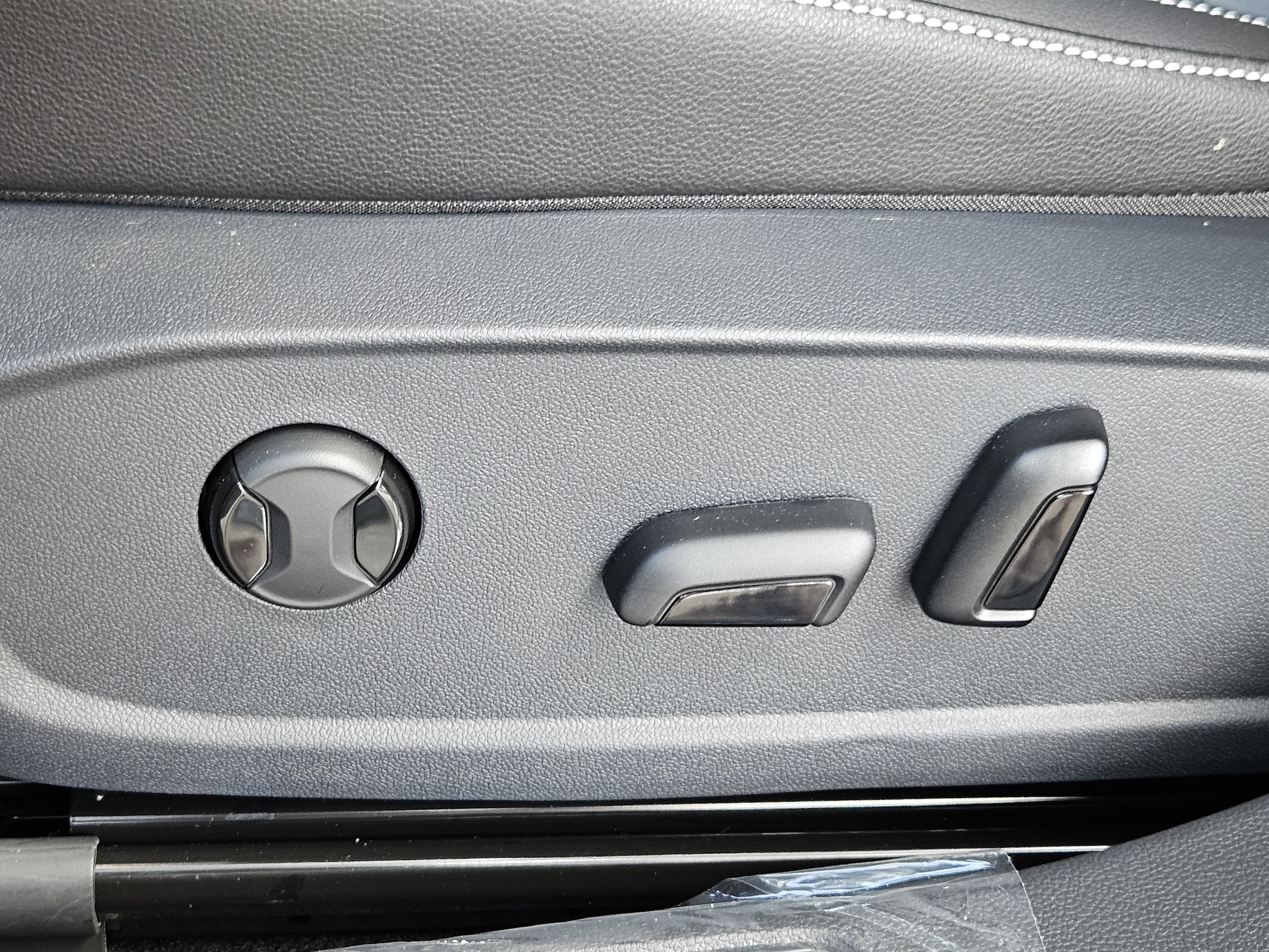 2025 Volkswagen Jetta SE - Photo 21