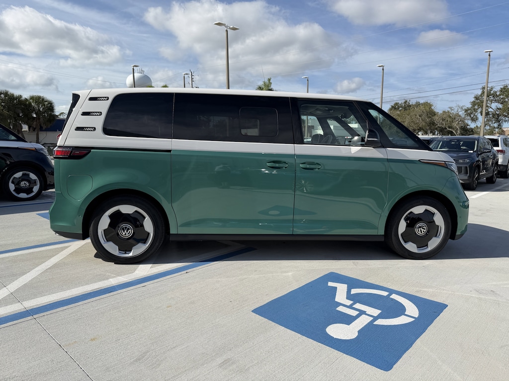 New 2025 Volkswagen ID. Buzz Pro S Plus Van Passenger Van
