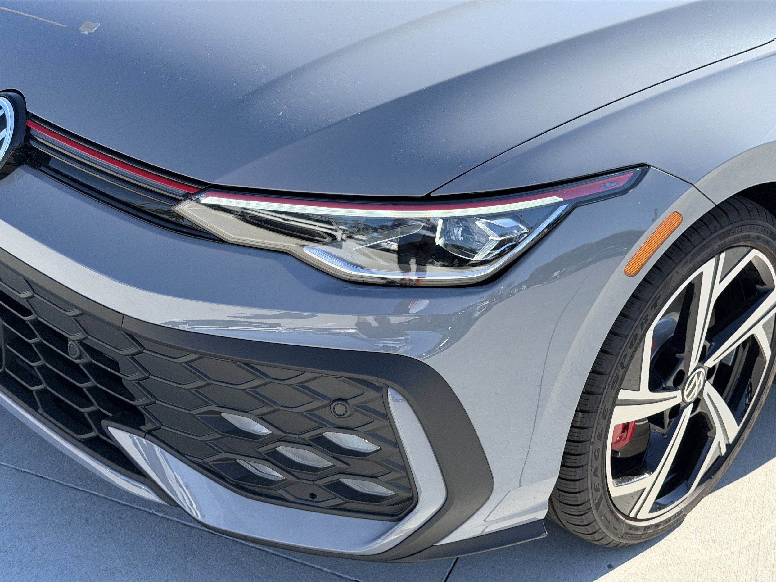 2026 Volkswagen Golf GTI SE - Photo 8