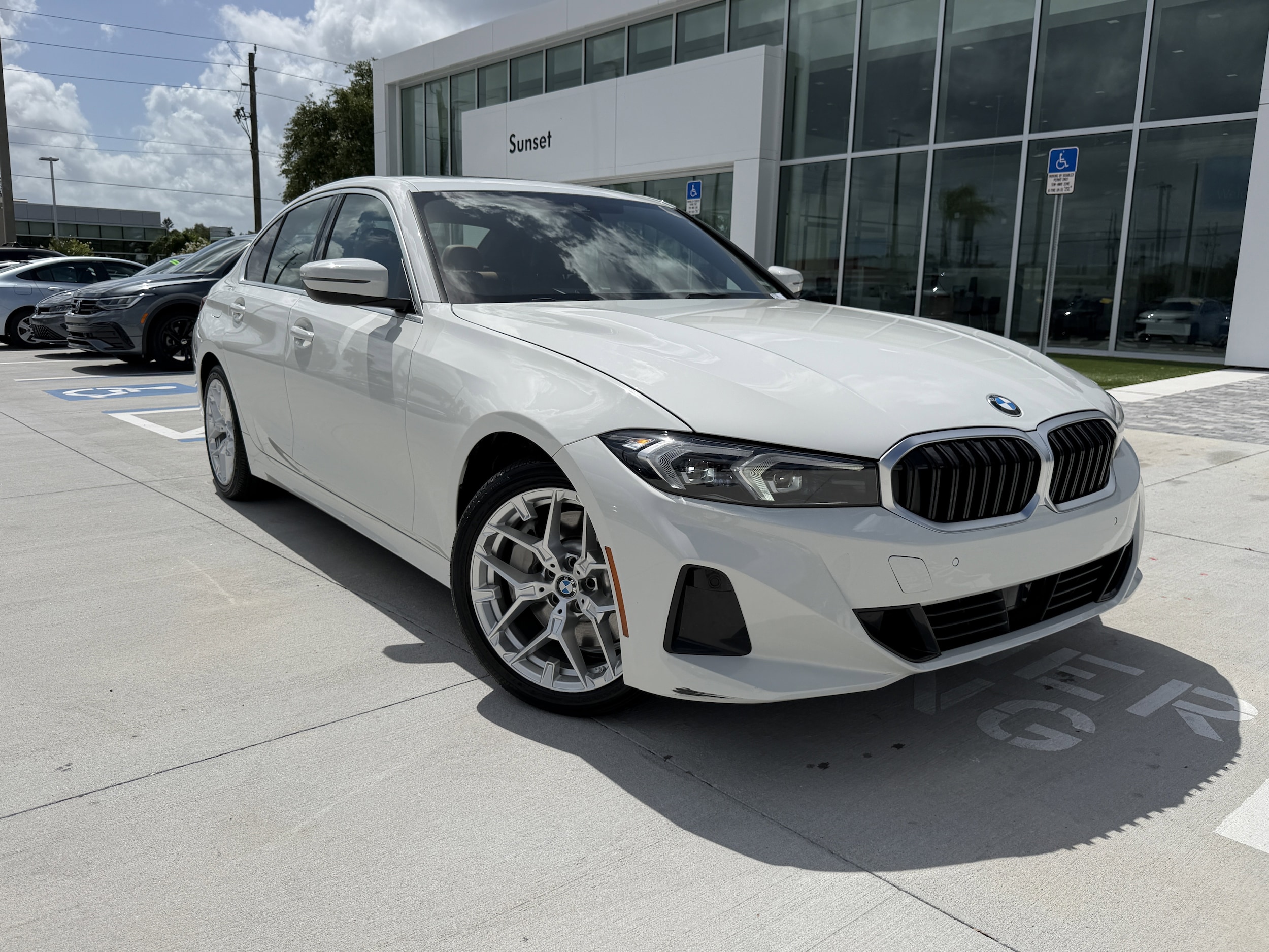 2025 BMW 3 Series 330i Sedan's photo