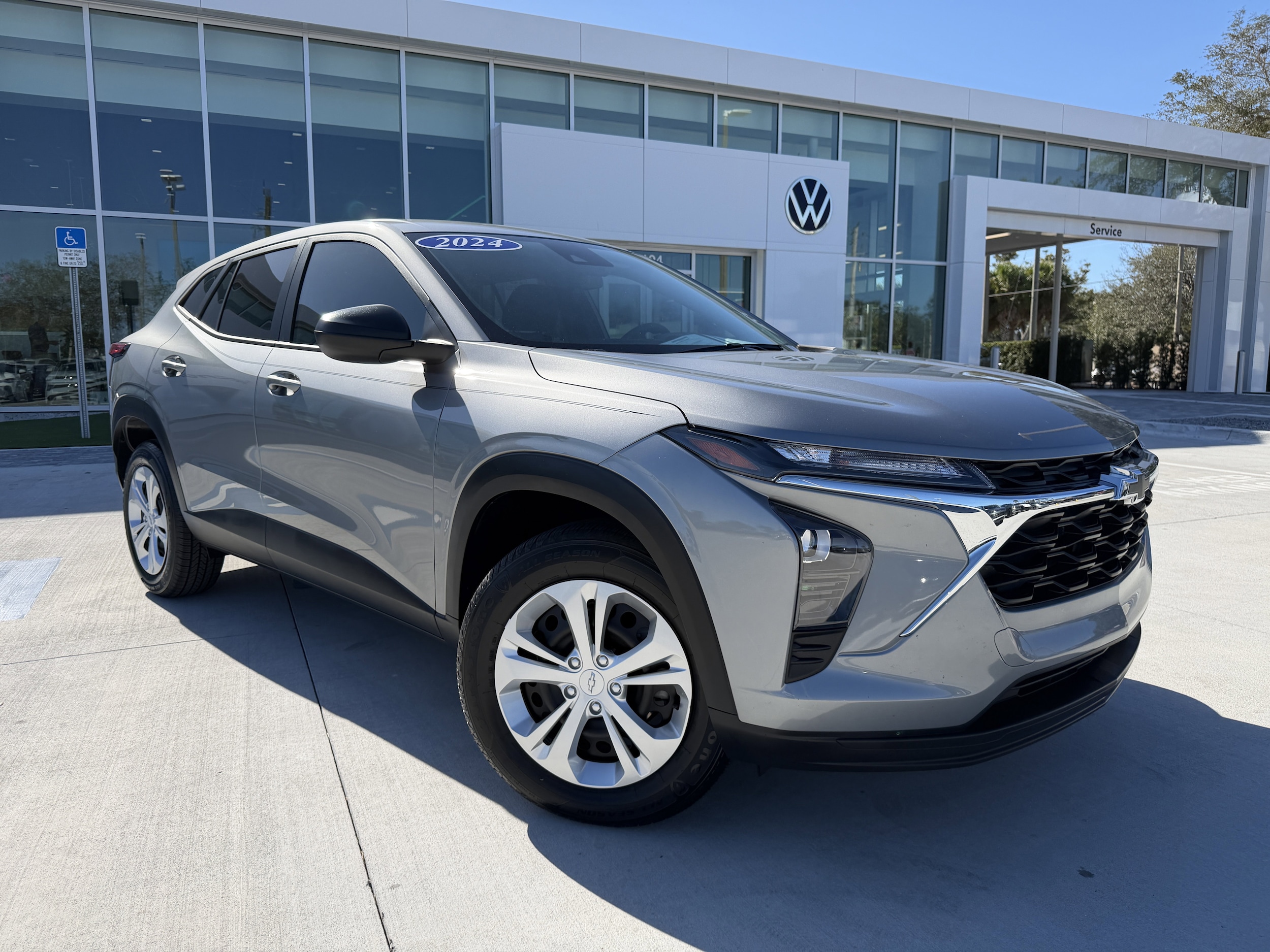 2024 Chevrolet Trax LS's photo