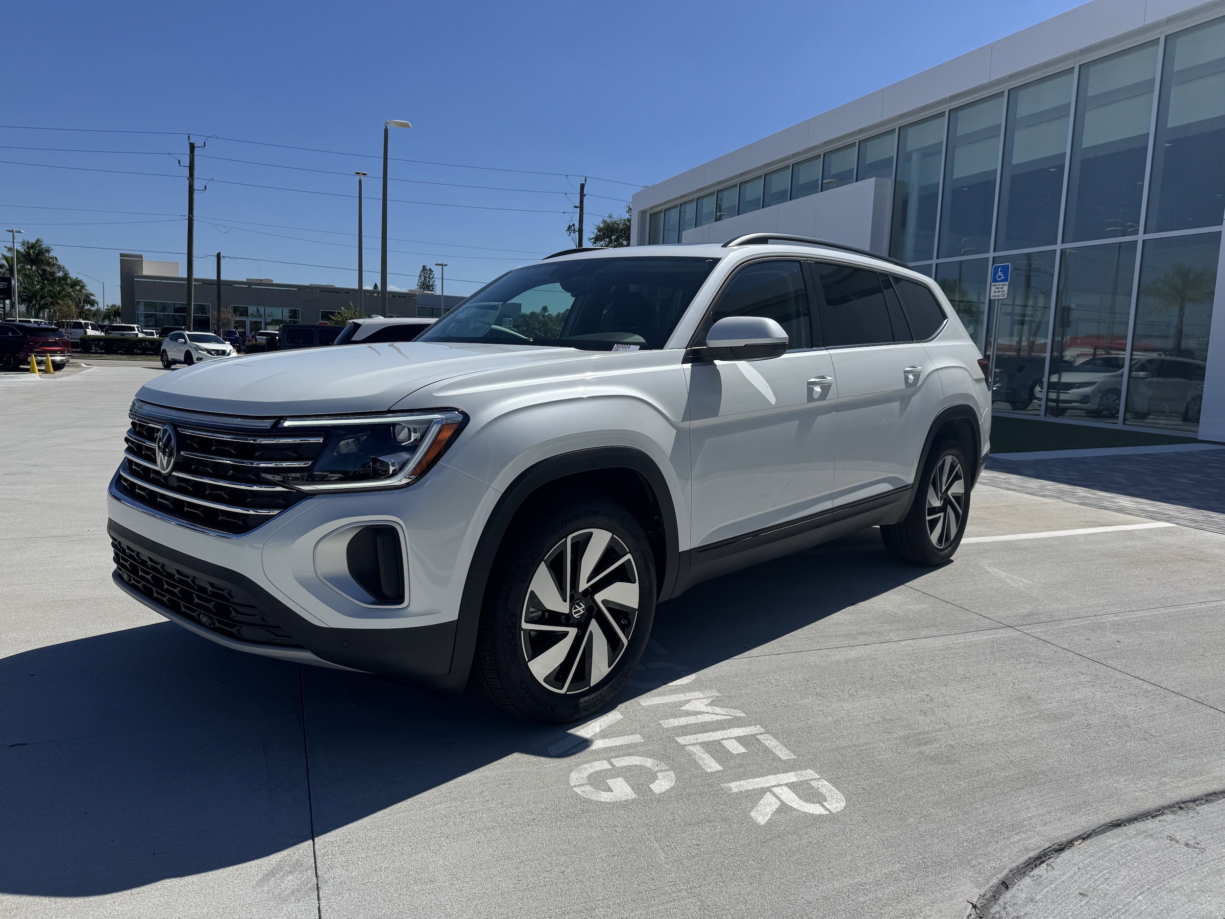2026 Volkswagen Atlas SE w/Tech - Photo 7