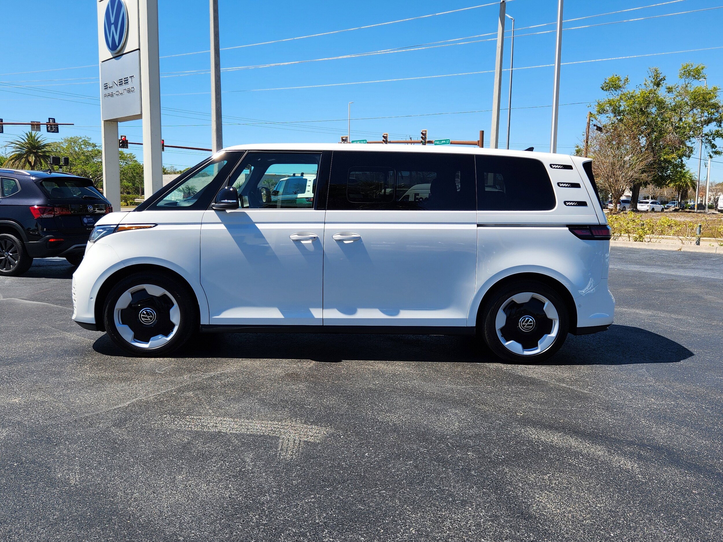 2025 Volkswagen ID. Buzz Pro S photo 4
