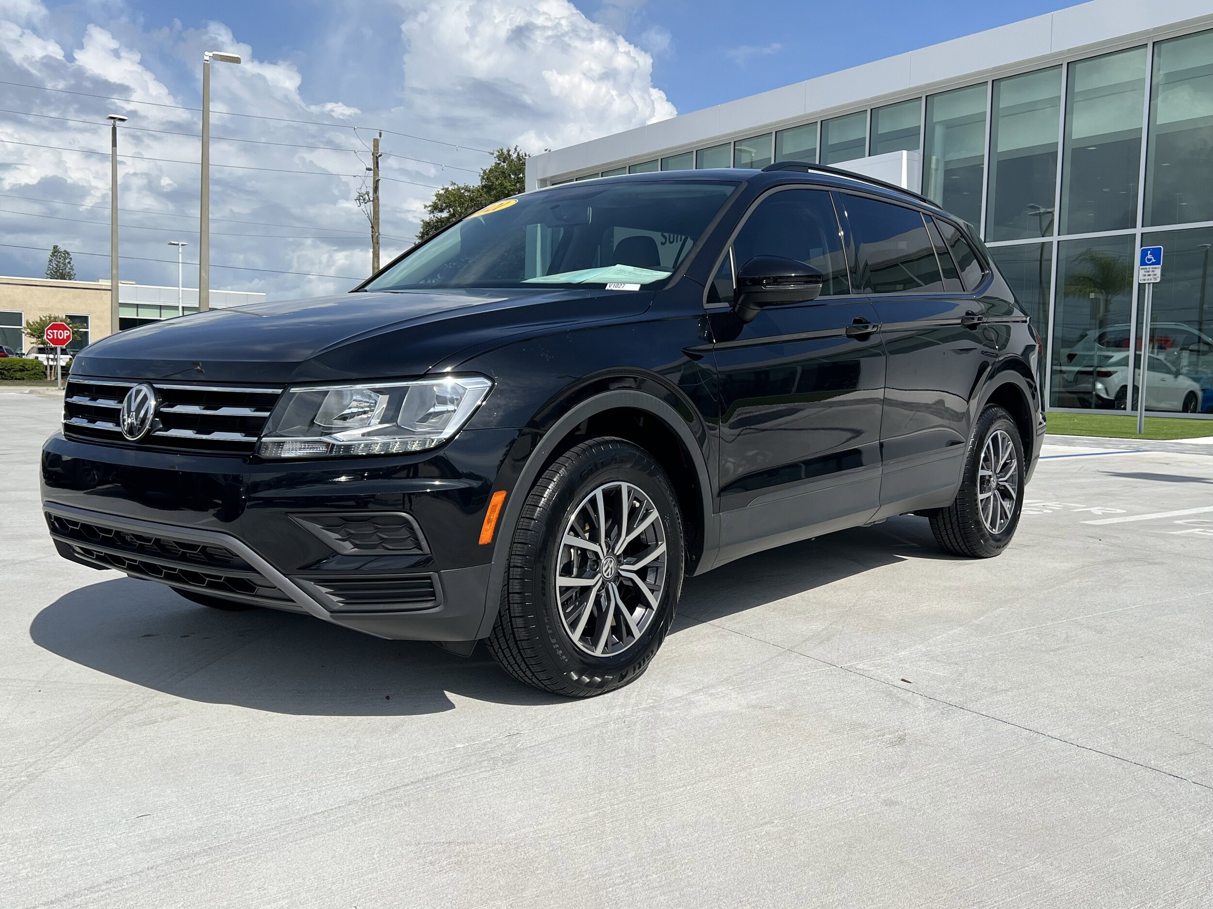 2021 Volkswagen Tiguan S photo 3