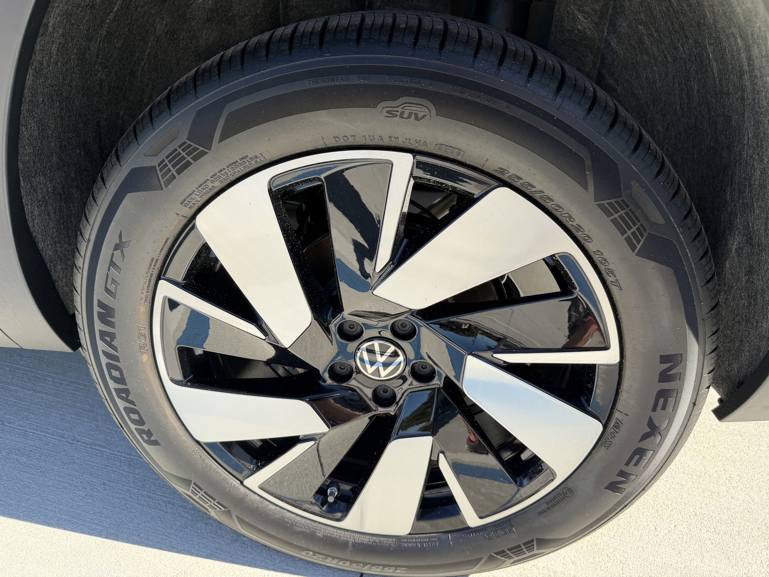 2026 Volkswagen Atlas Cross Sport SE w/Tech - Photo 33