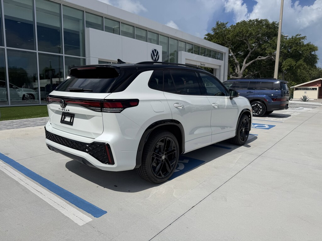 New 2026 Volkswagen Tiguan 2.0T SE R-Line Black SUV